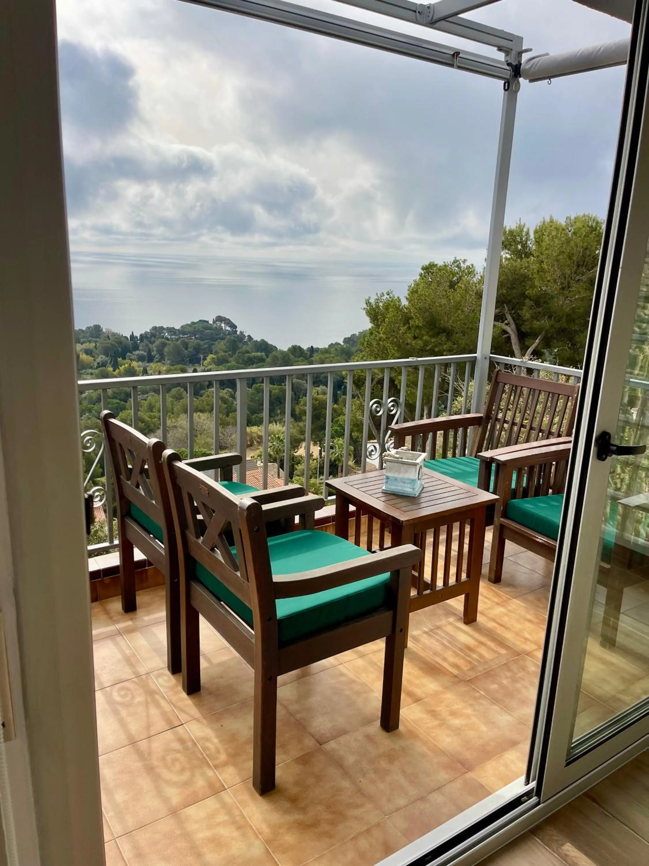 Day in LA CASA BLUE , Mediterranean Boutique-Villa in Santa Cristina Beach