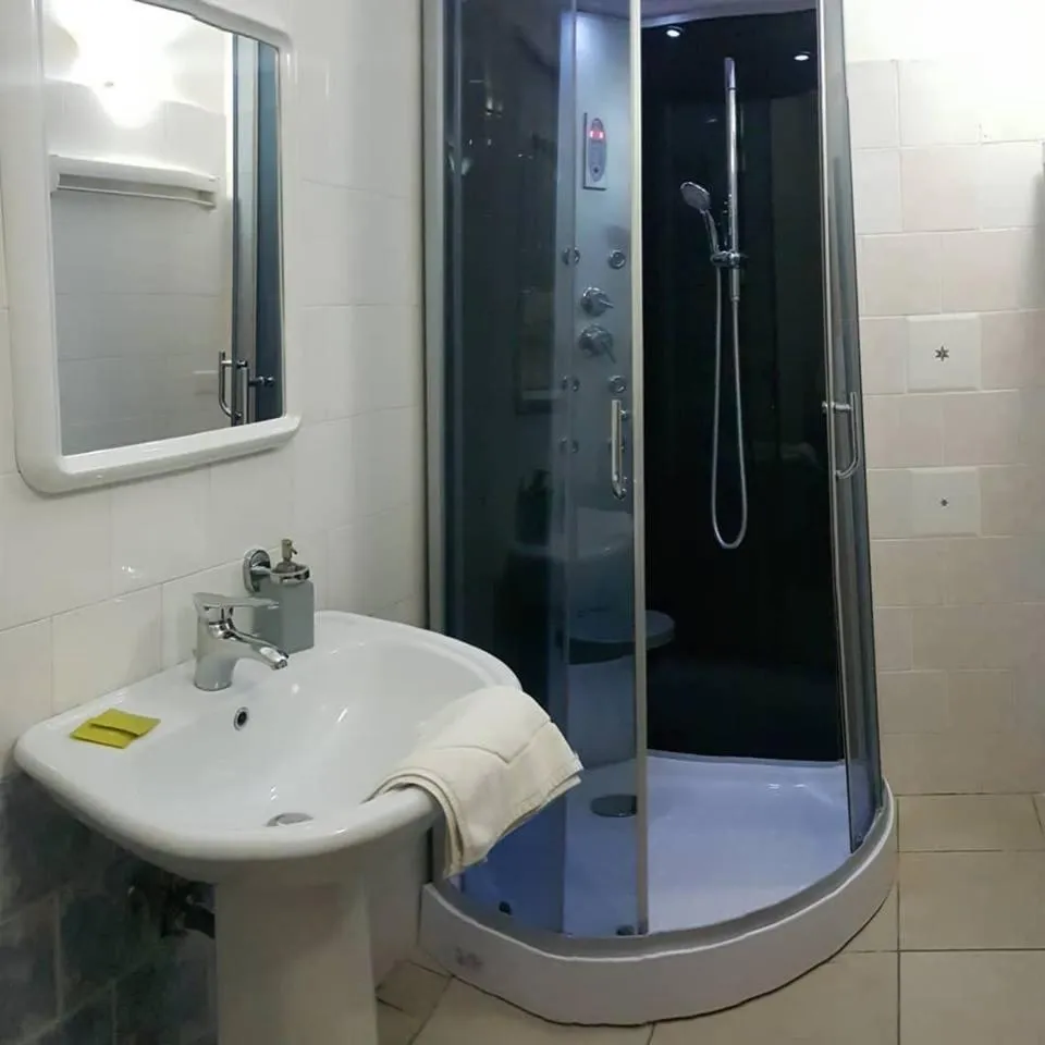 Shower in La Casa Dei Sogni