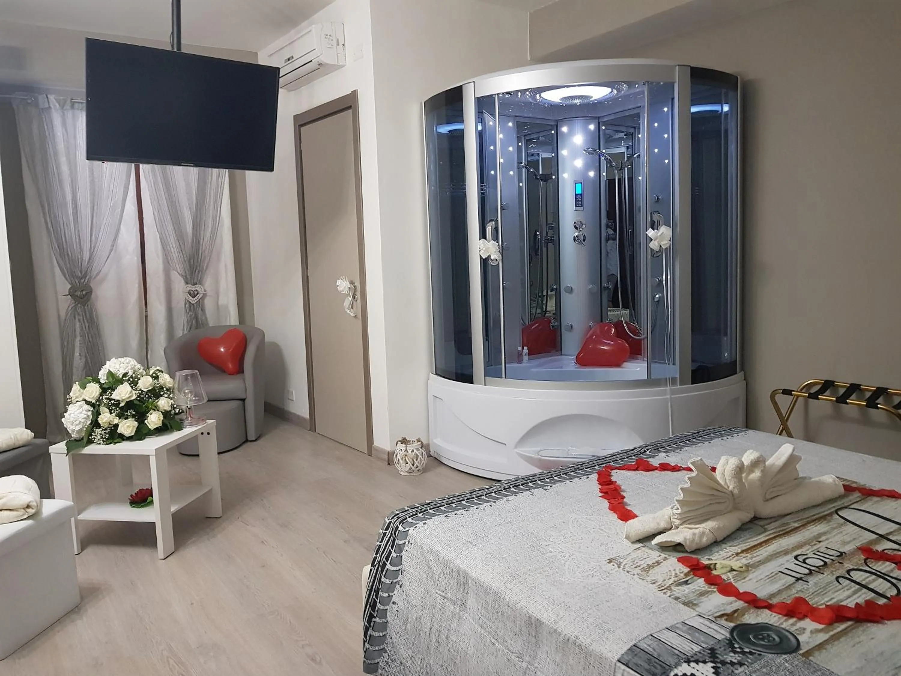 Photo of the whole room, Bed in La Casa Dei Sogni