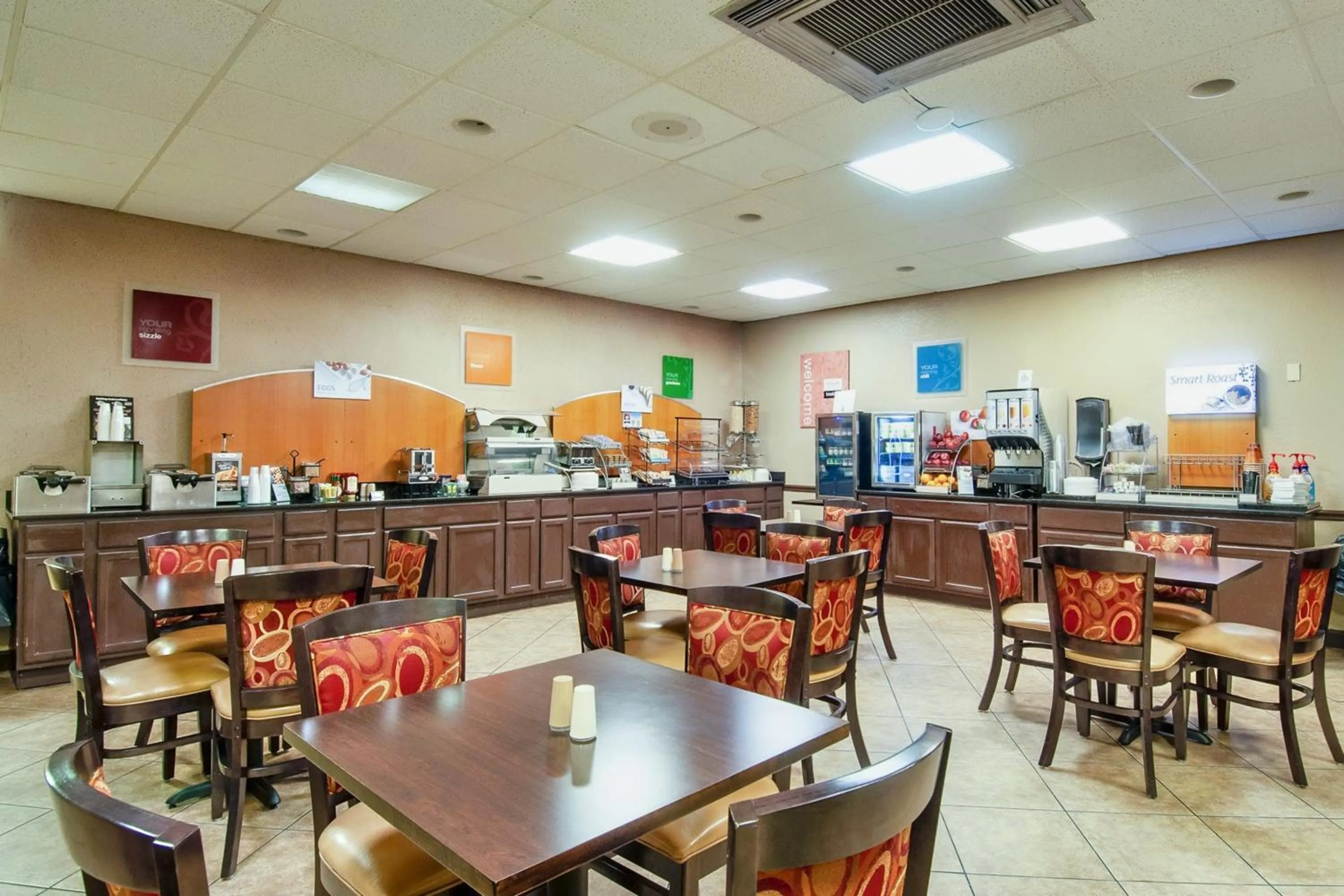 Breakfast in Days Inn & Suites by Wyndham Johnson City
