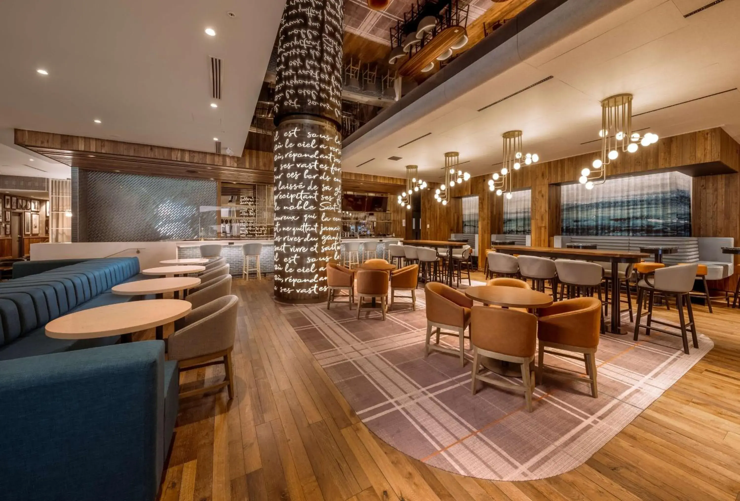 Lounge or bar in Hilton Quebec Lounge or bar in Hilton Quebec