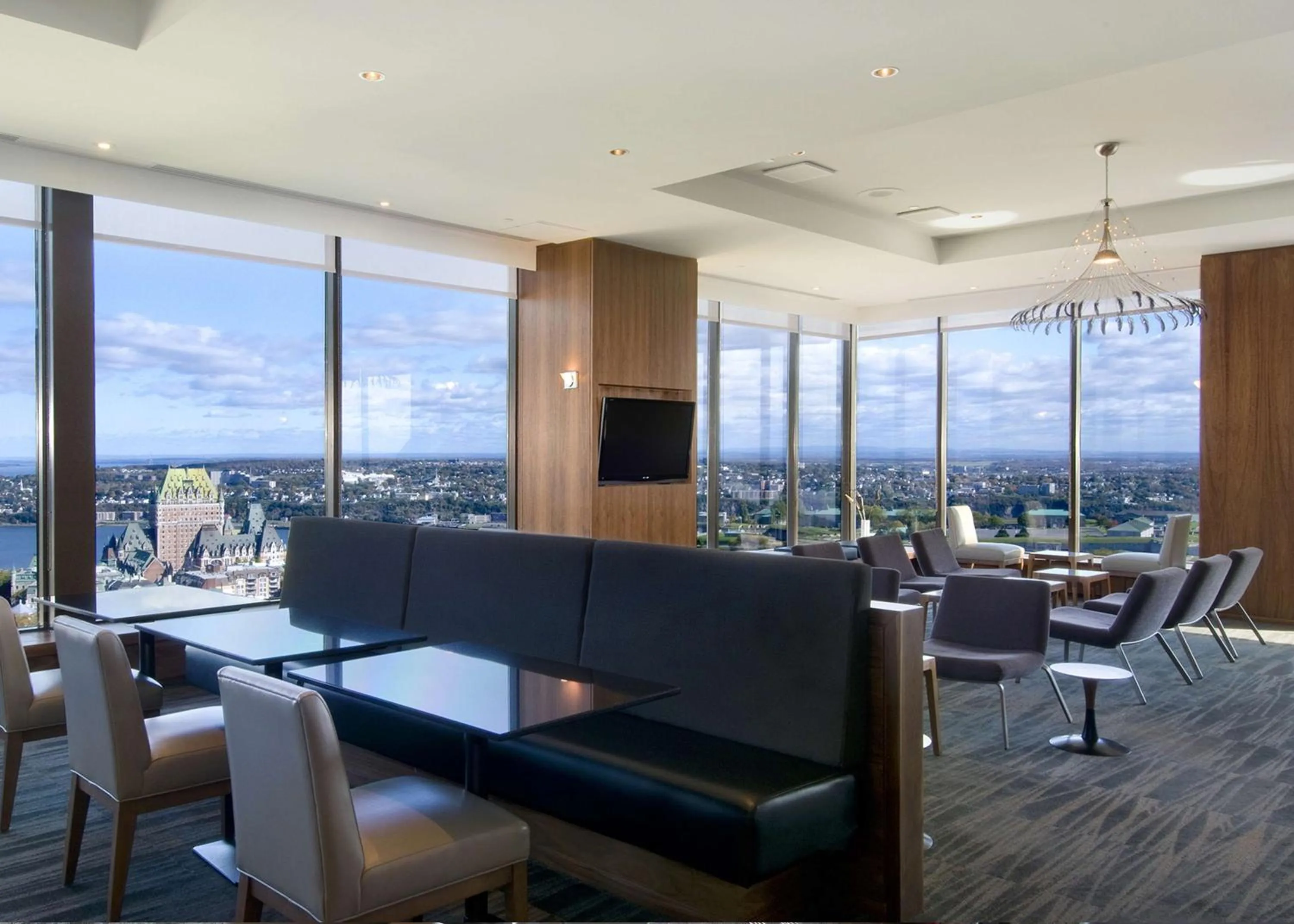 Property building in Hilton Quebec