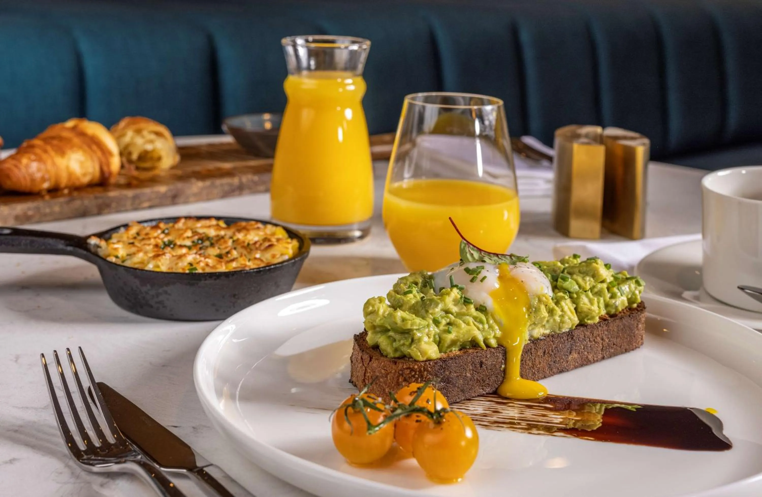 Restaurant/places to eat in Hilton Quebec