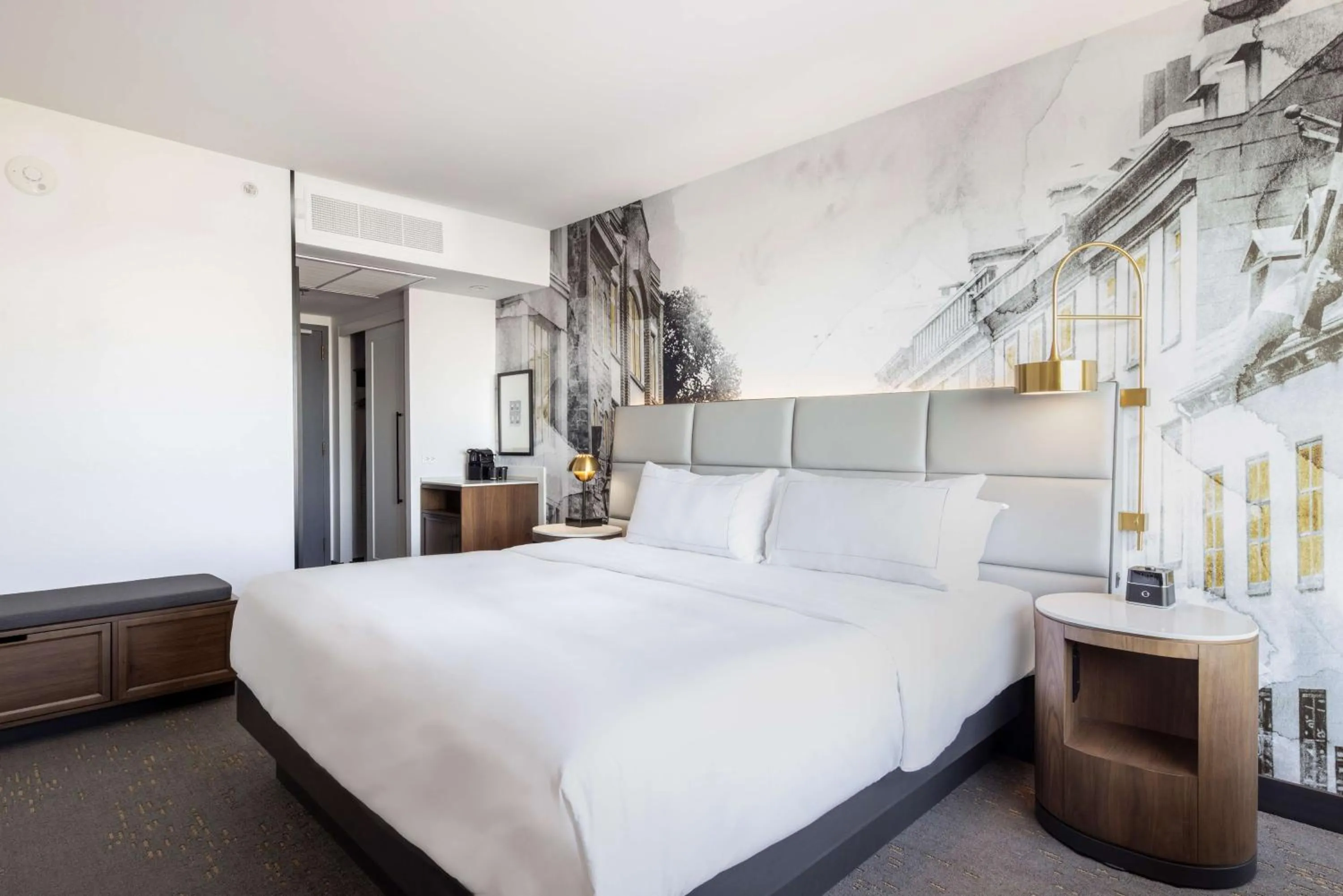 Bed in Hilton Quebec