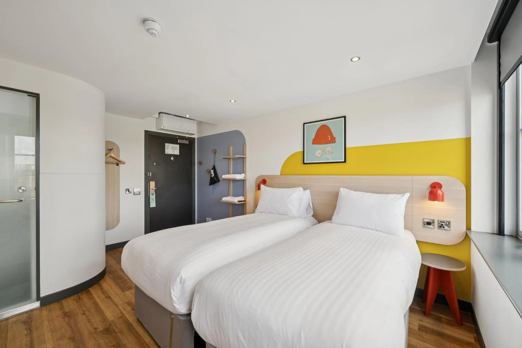 Photo of the whole room, Bed in Garner Hotel Edinburgh - Haymarket by IHG