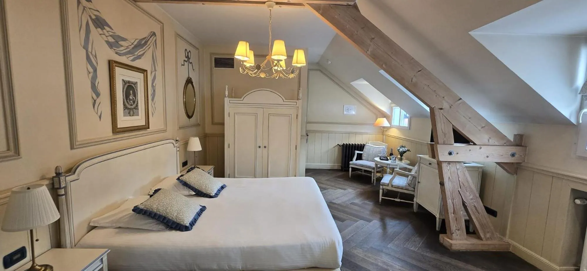 Living room, Bed in Les Jardins d'Anaïs