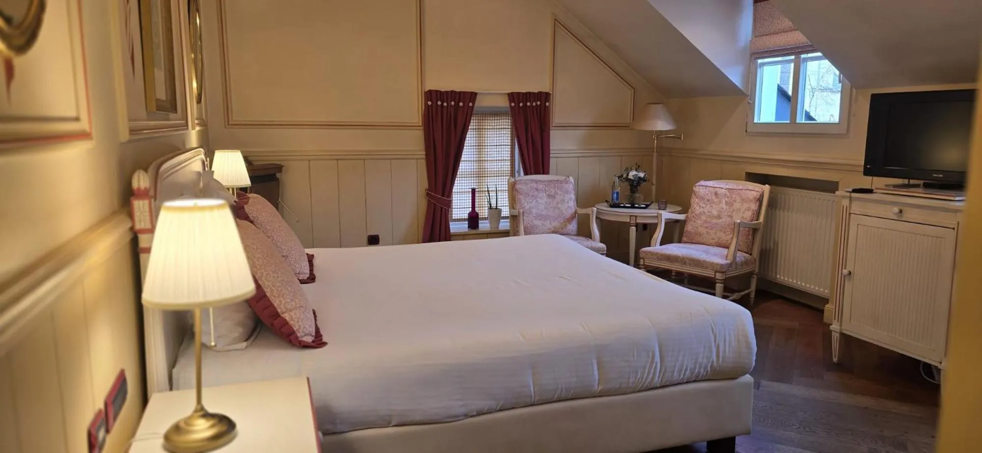 Bed in Les Jardins d'Anaïs