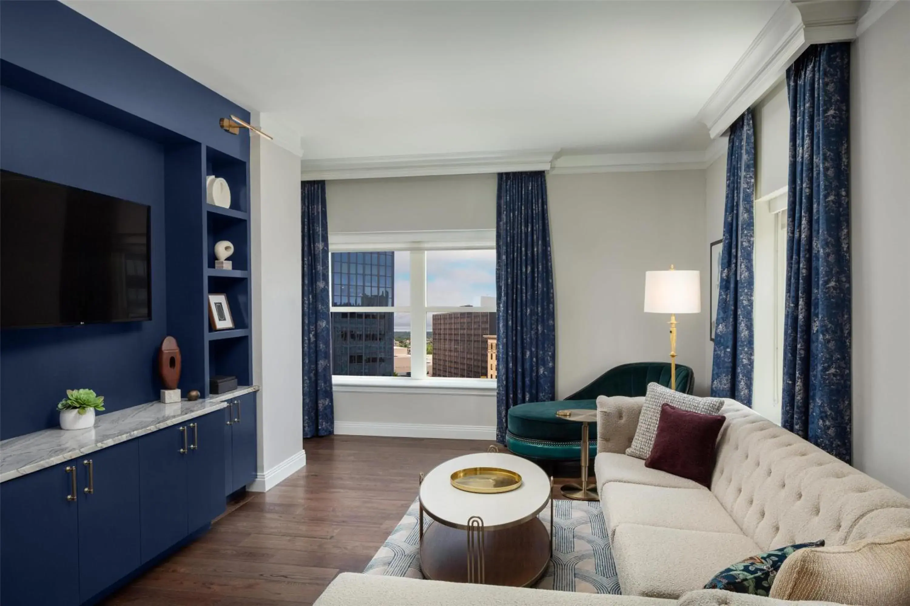 Living room in The Skirvin Hilton Oklahoma City Living room in The Skirvin Hilton Oklahoma City