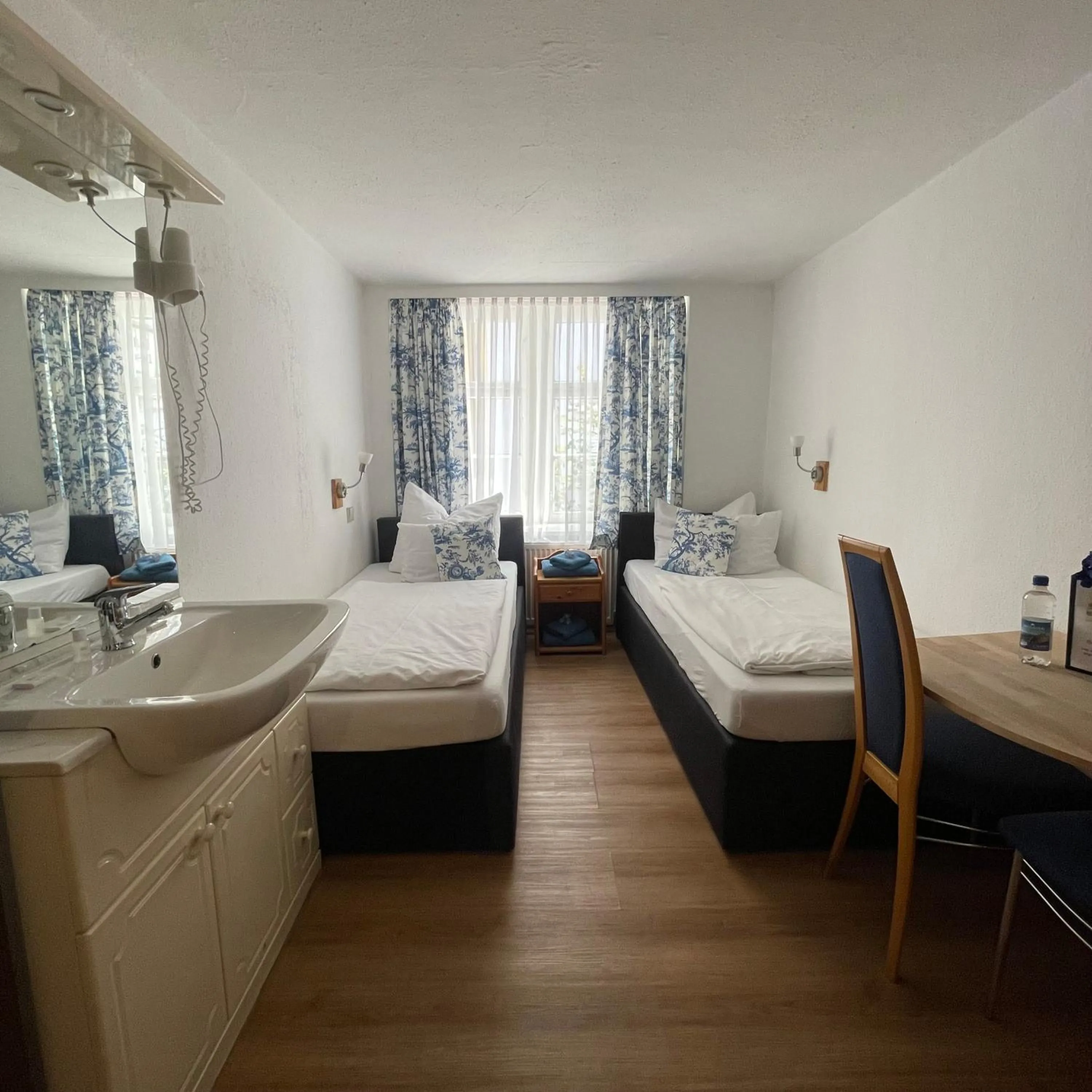 Bed in Hotel Gasthof Inselgraben garni