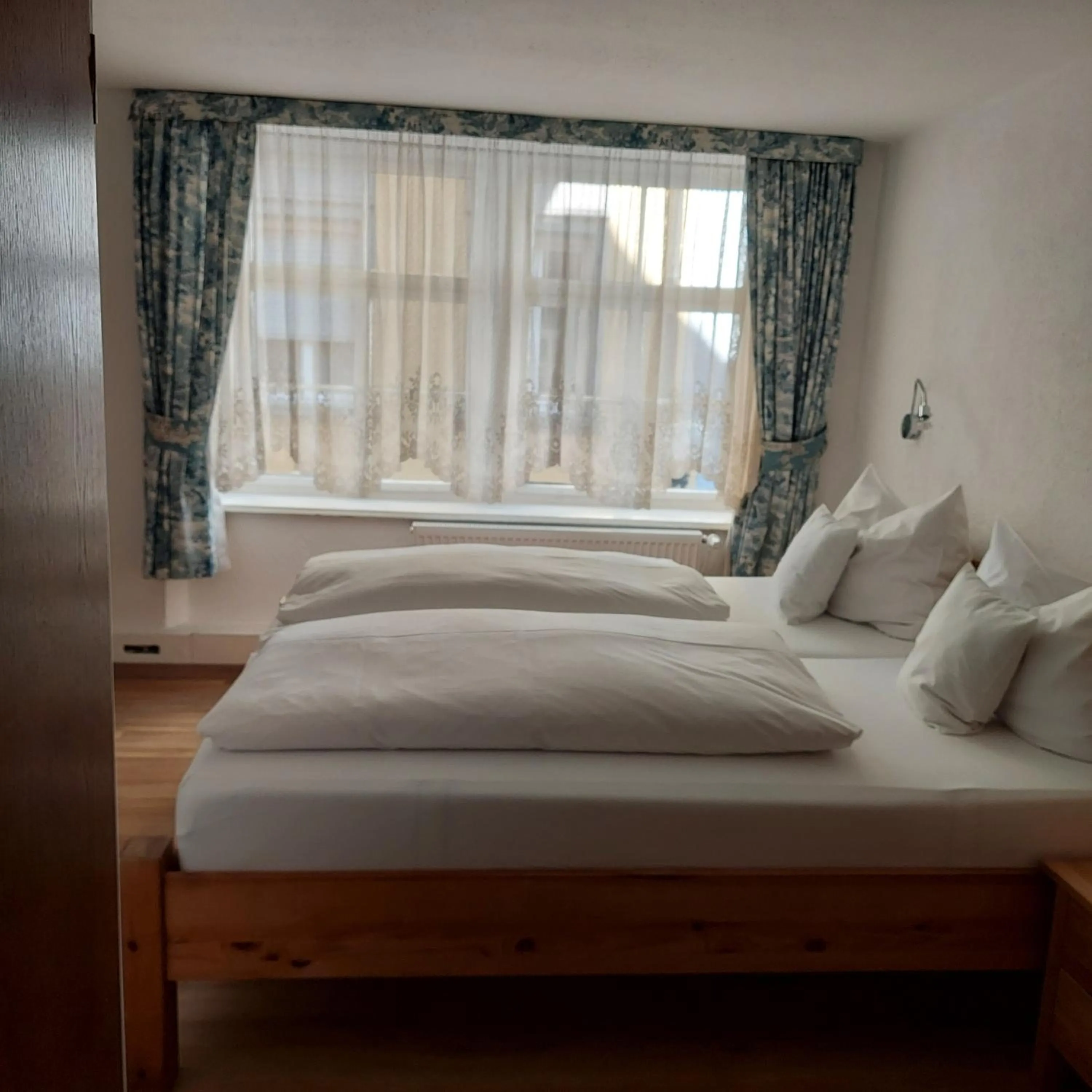 Bed in Hotel Gasthof Inselgraben garni