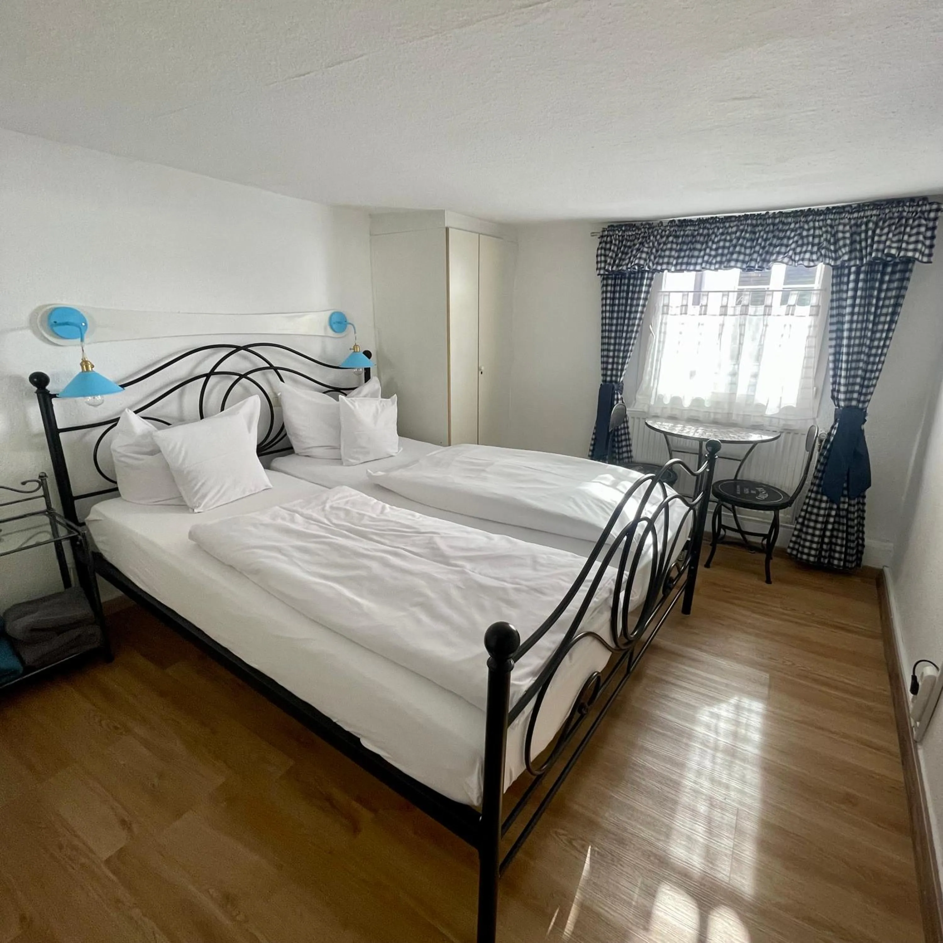 Bed in Hotel Gasthof Inselgraben garni