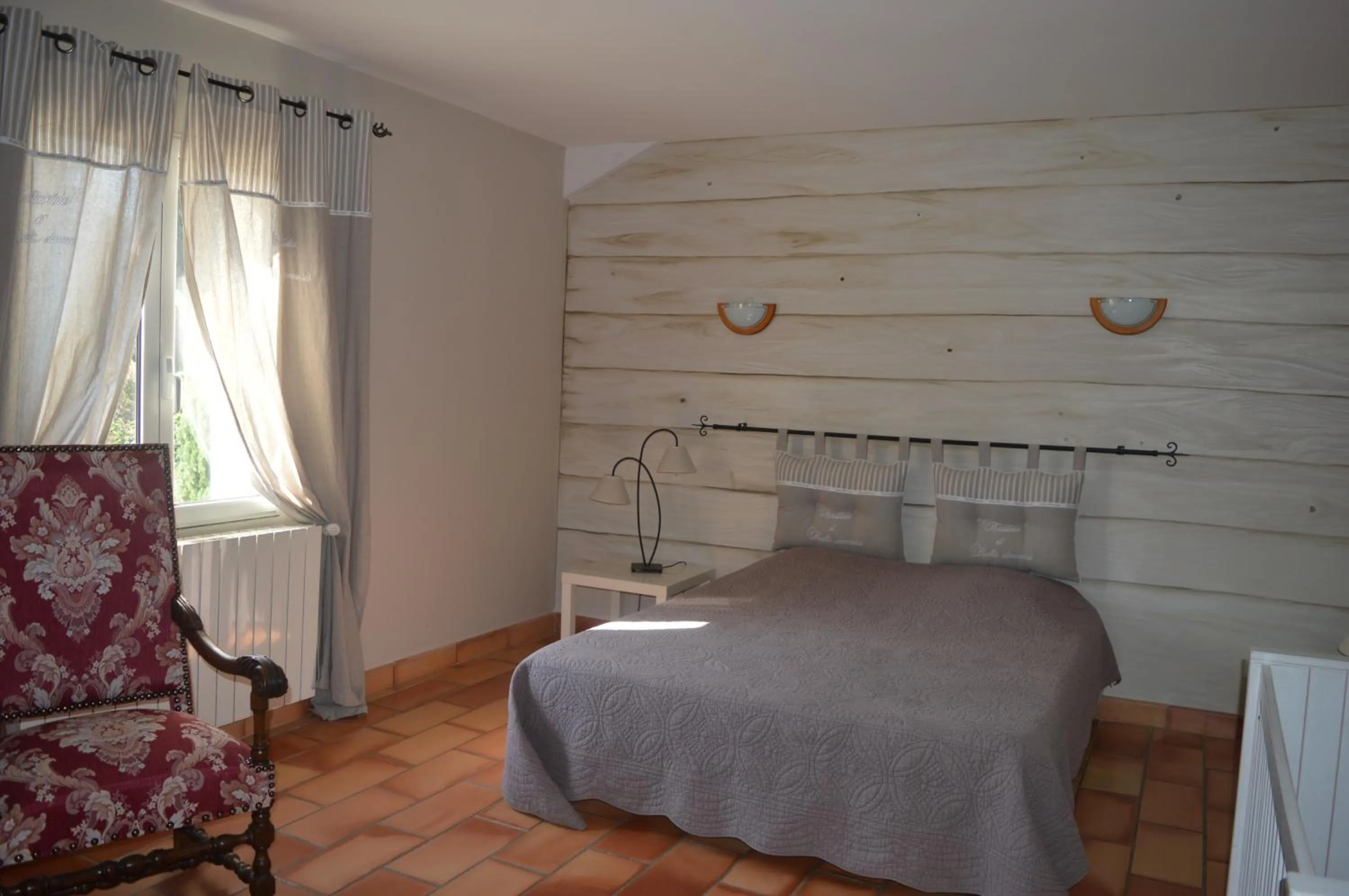 Bed in La Bastide Des Oliviers