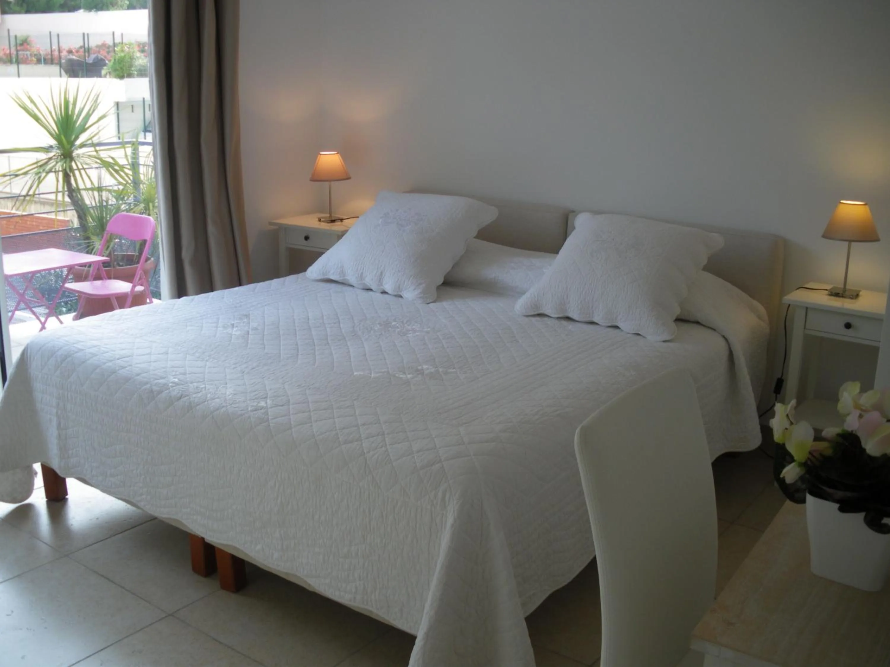 Bed in Residence Gameau