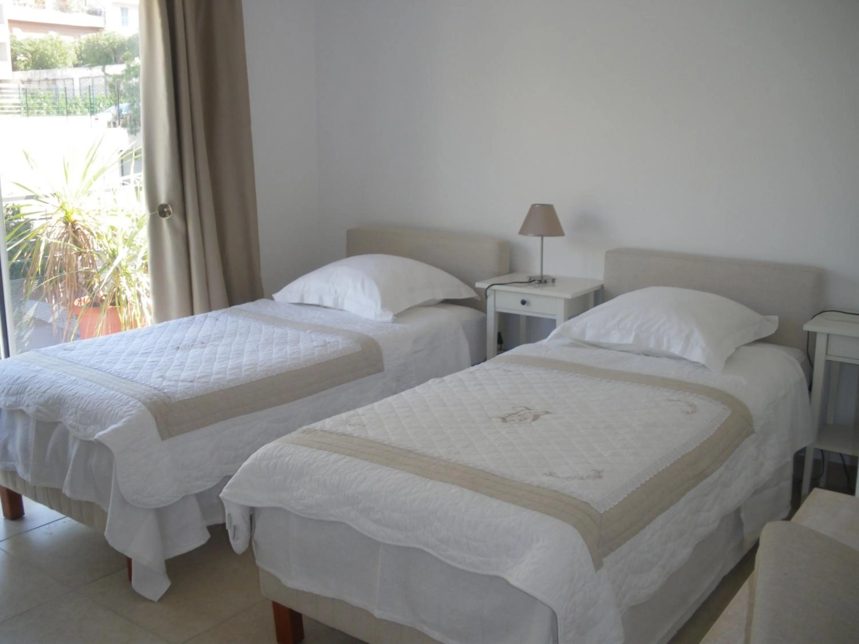 Bedroom, Bed in Residence Gameau