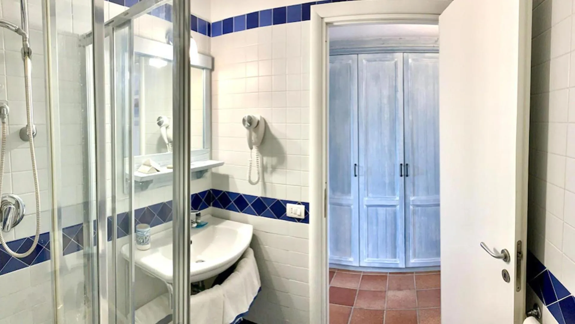 Shower in Resort Cala La Luna