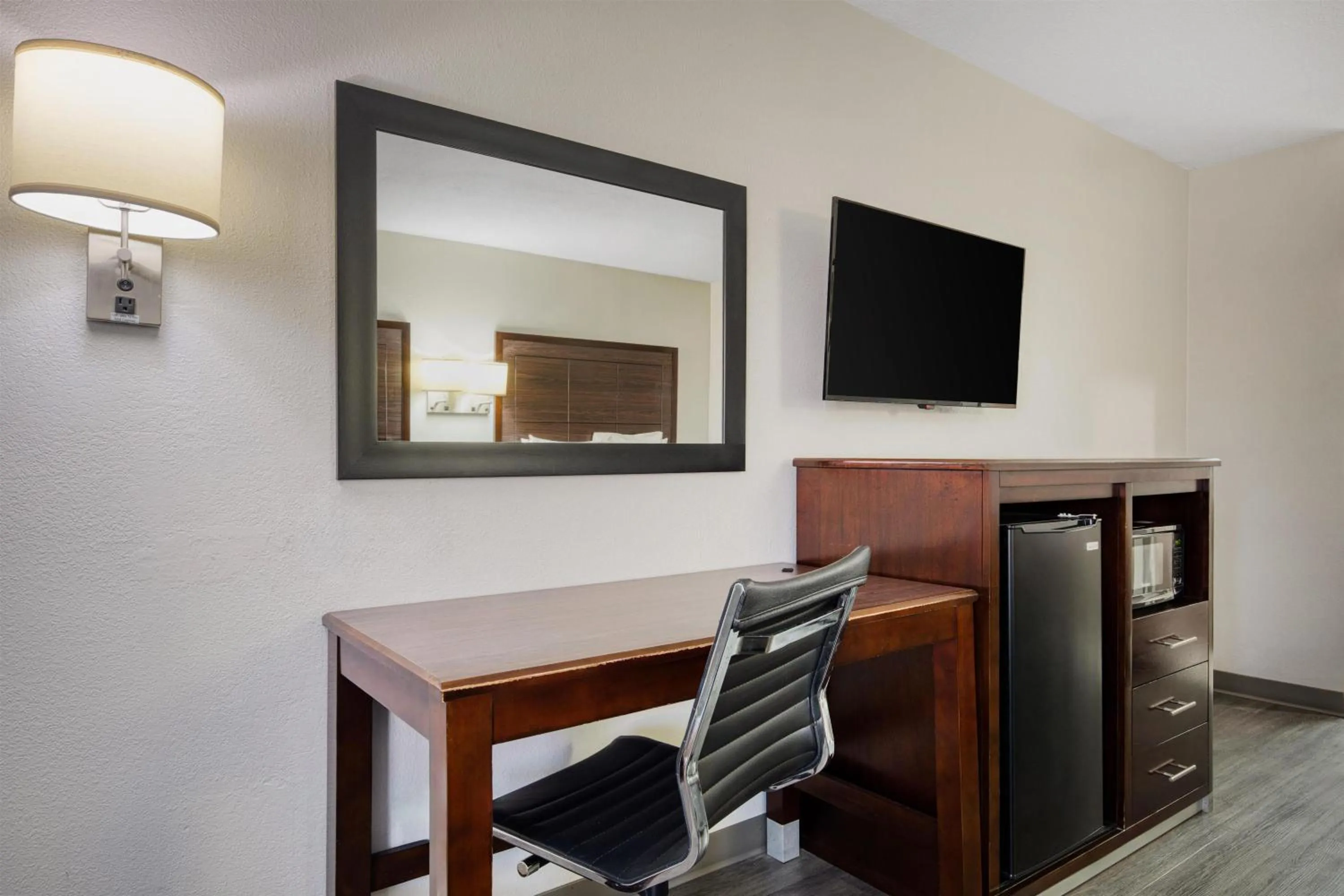 Bedroom in SureStay Hotel by Best Western Terrell