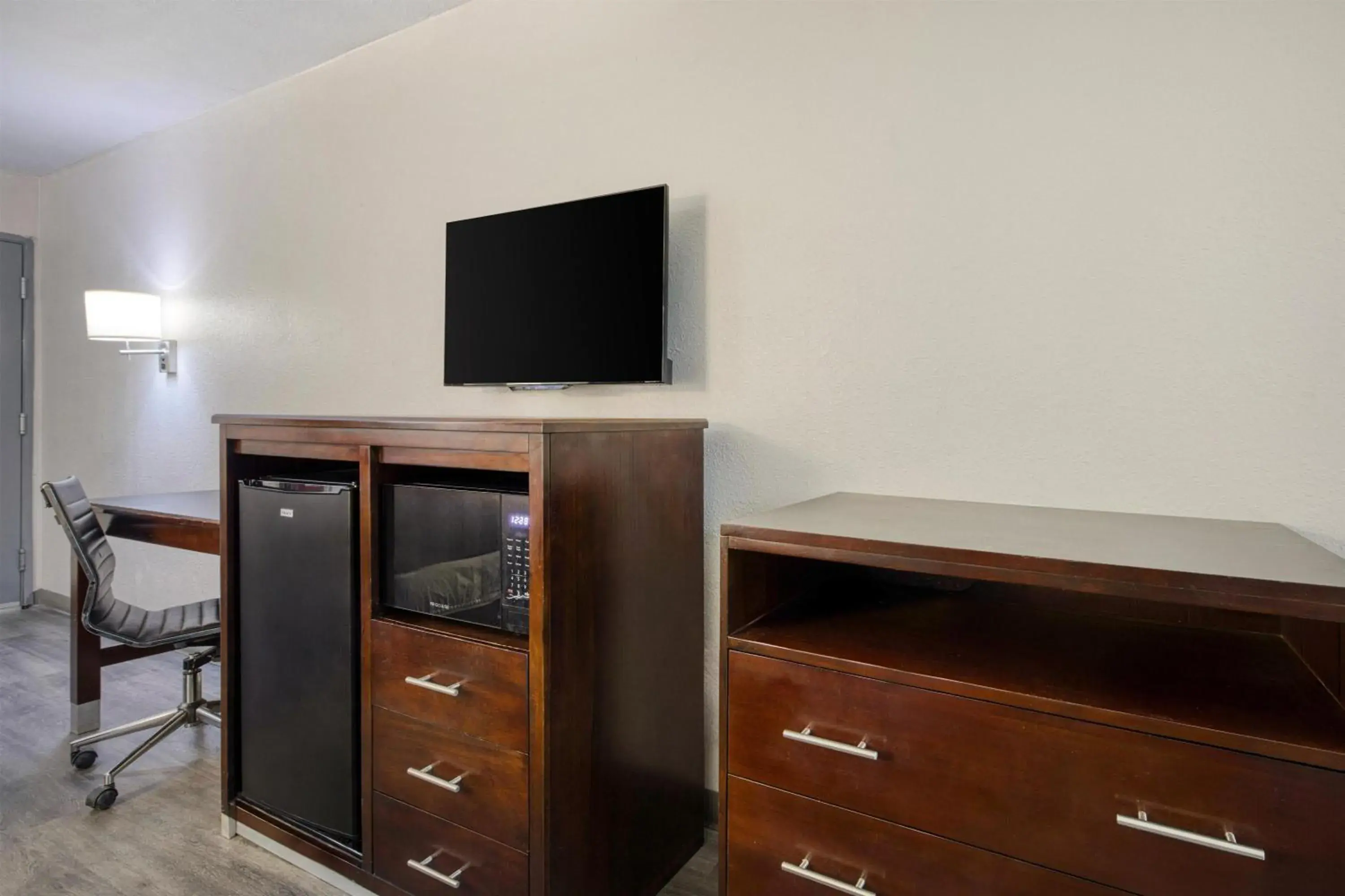 Bedroom in SureStay Hotel by Best Western Terrell Bedroom in SureStay Hotel by Best Western Terrell