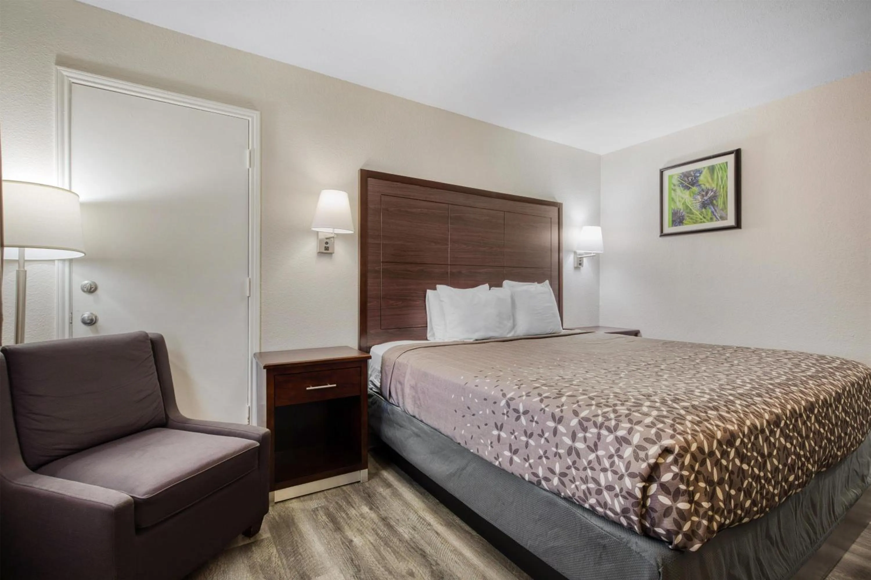 Bedroom, Bed in SureStay Hotel by Best Western Terrell