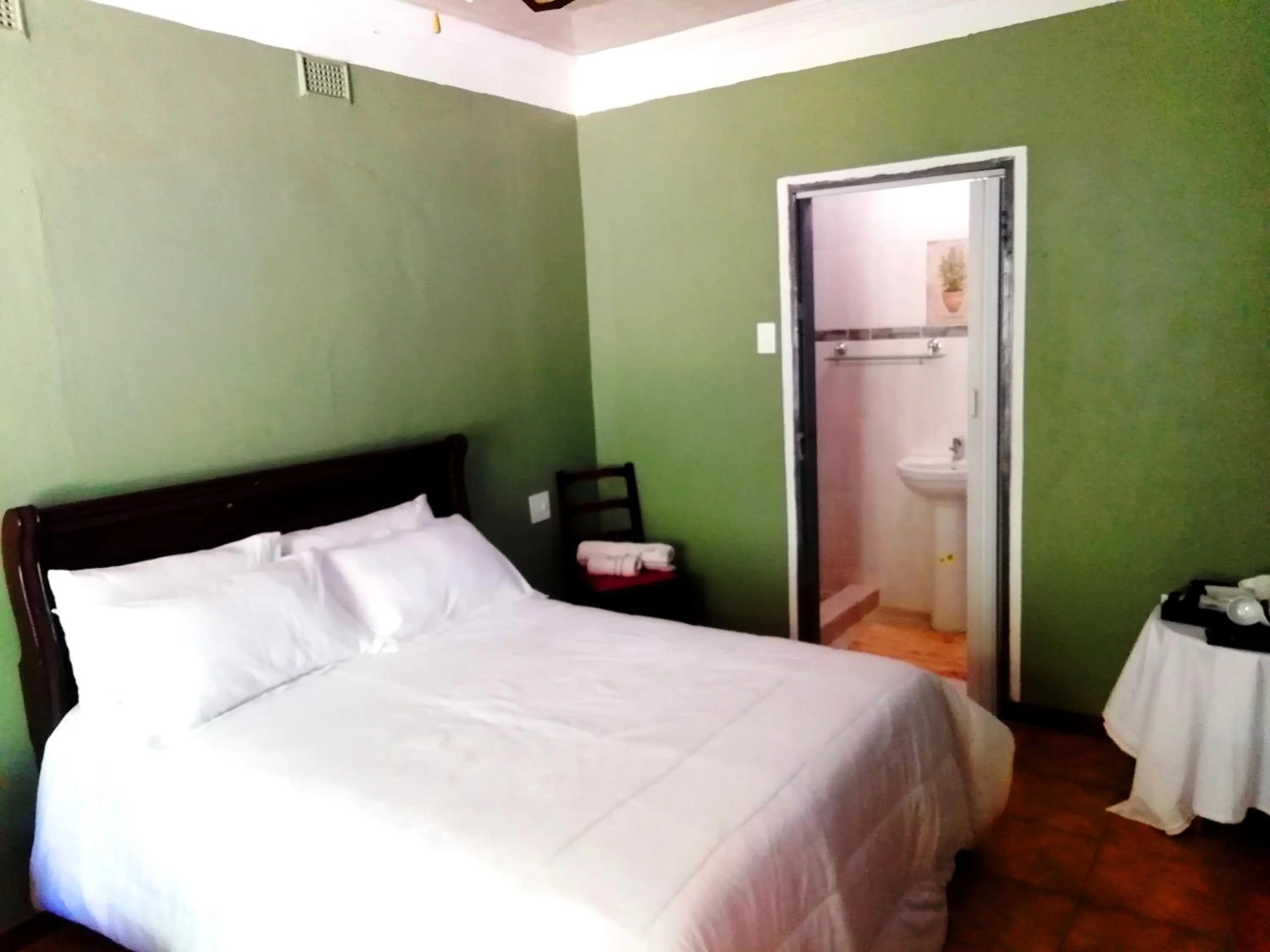 Bed in Ankuweni Guest house