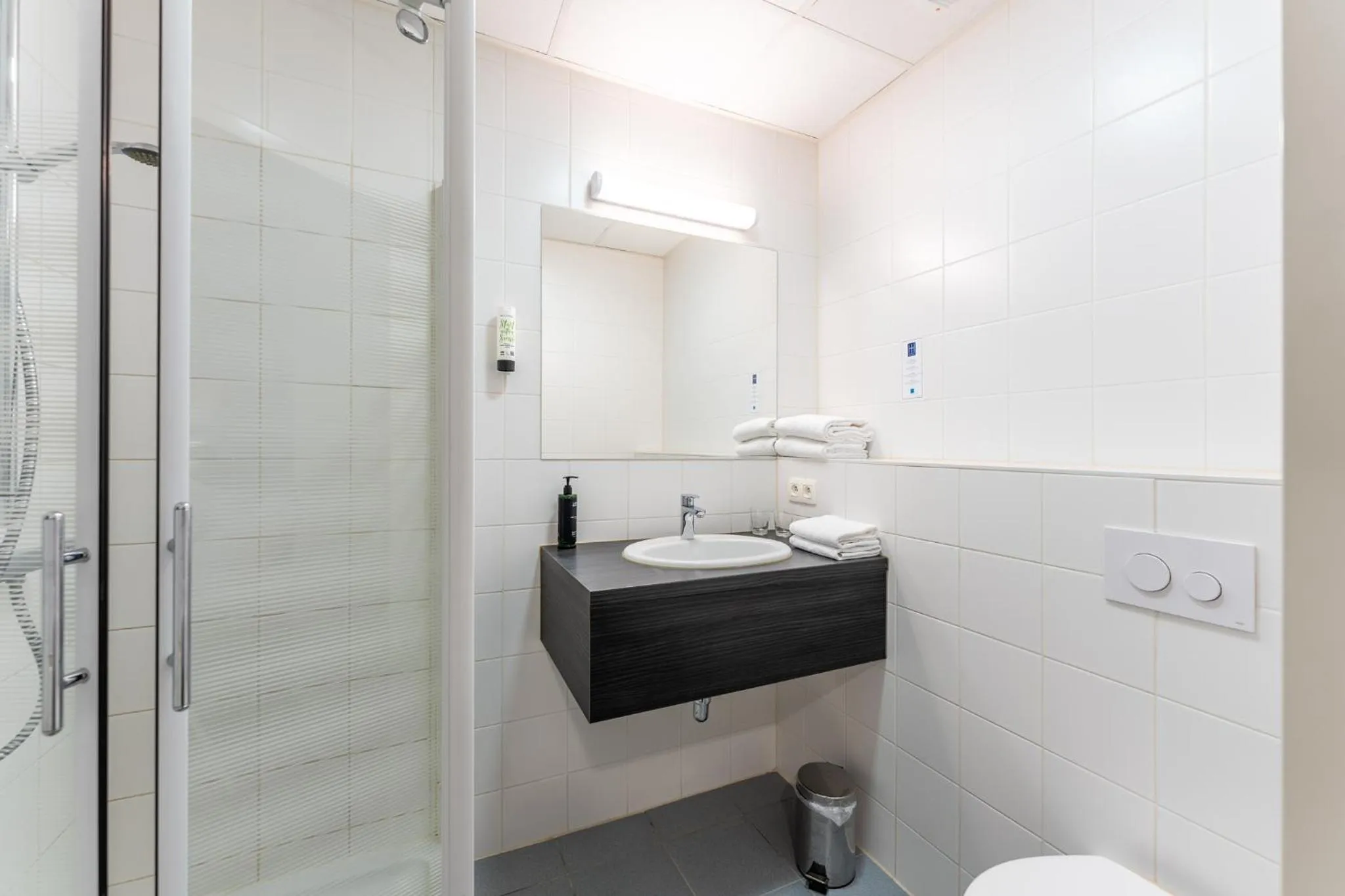 Bathroom in Antwerp Harbour Hotel