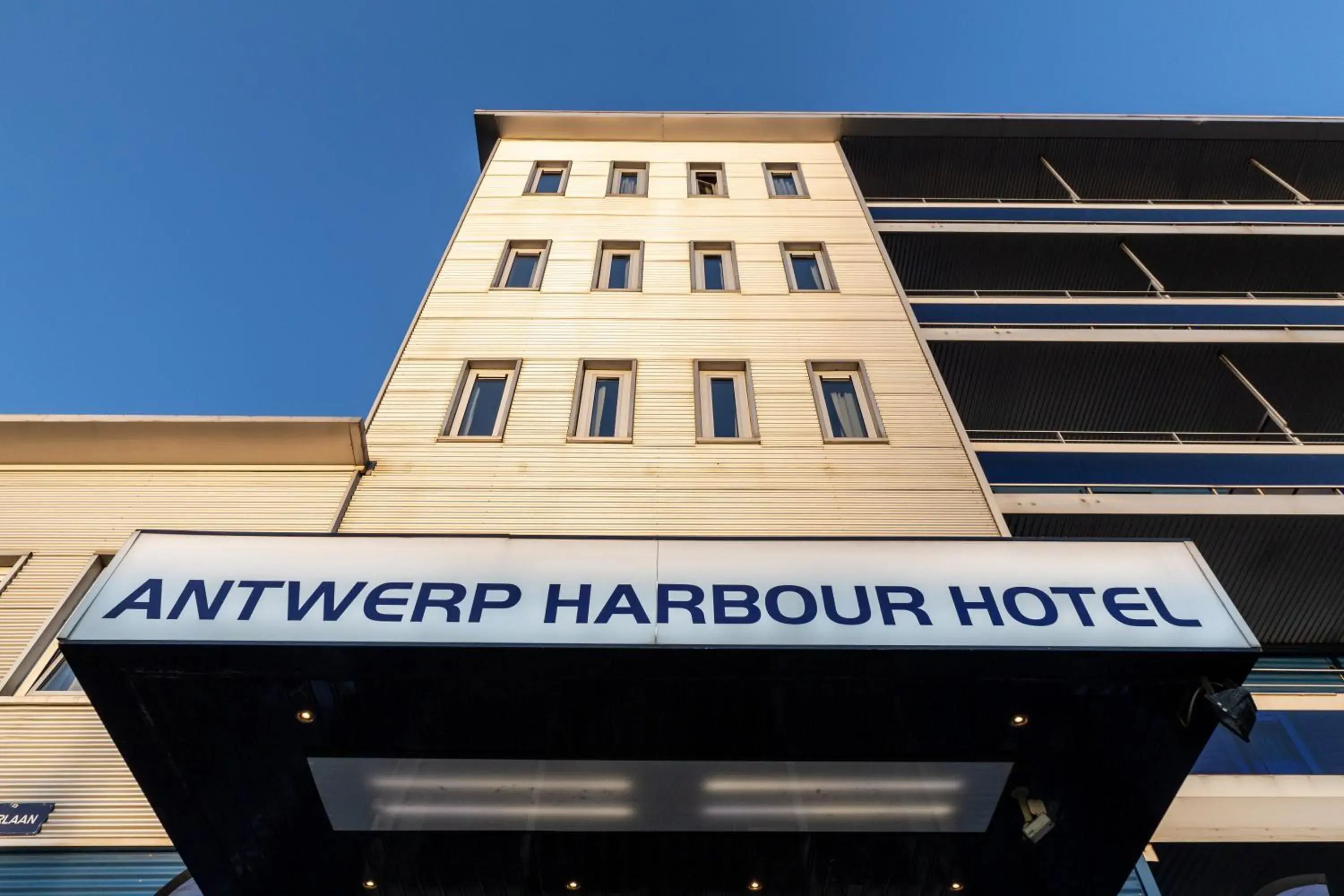 Facade/entrance in Antwerp Harbour Hotel Facade/entrance in Antwerp Harbour Hotel