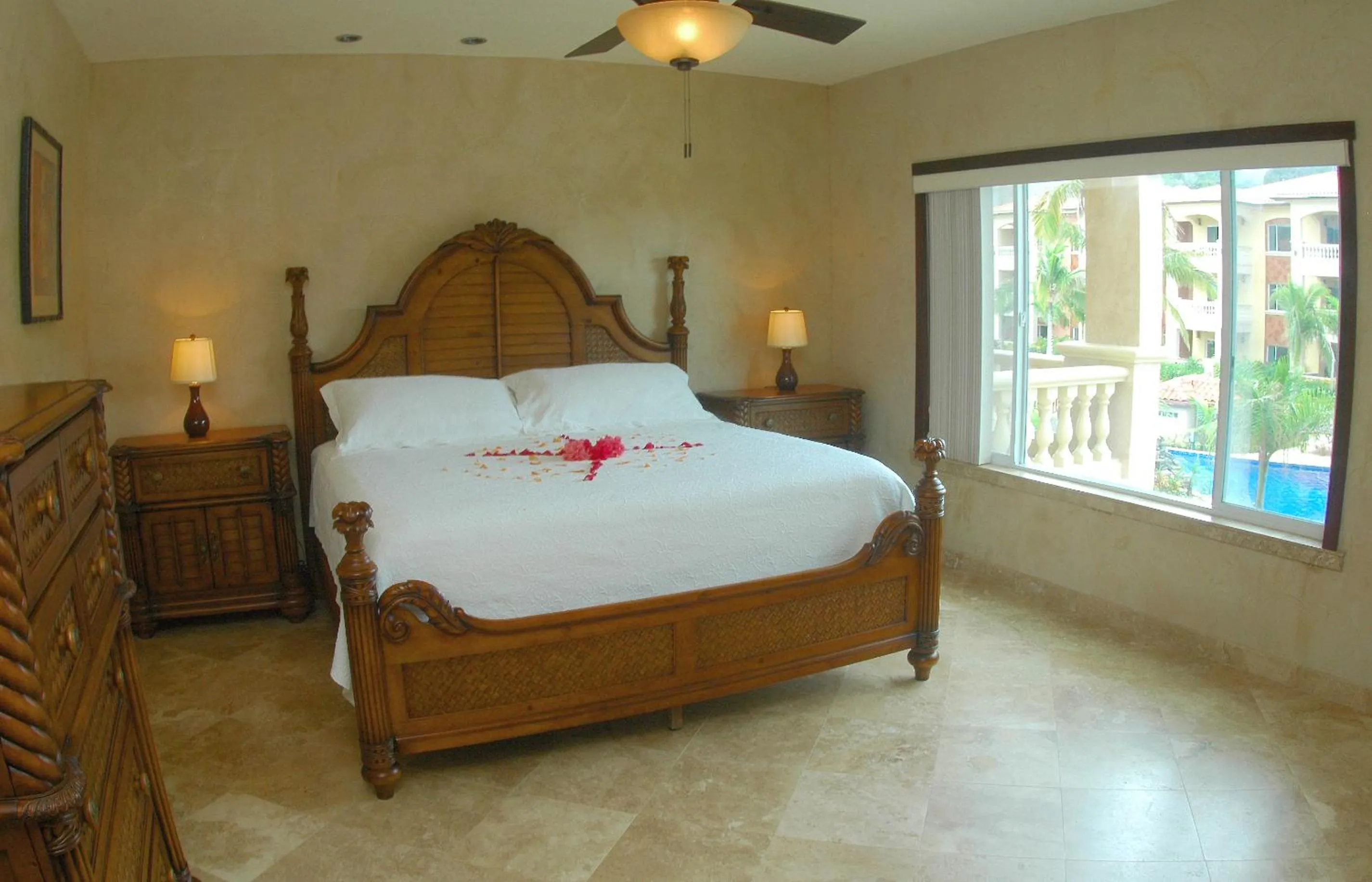 Bed in Infinity Bay Spa & Beach Resort