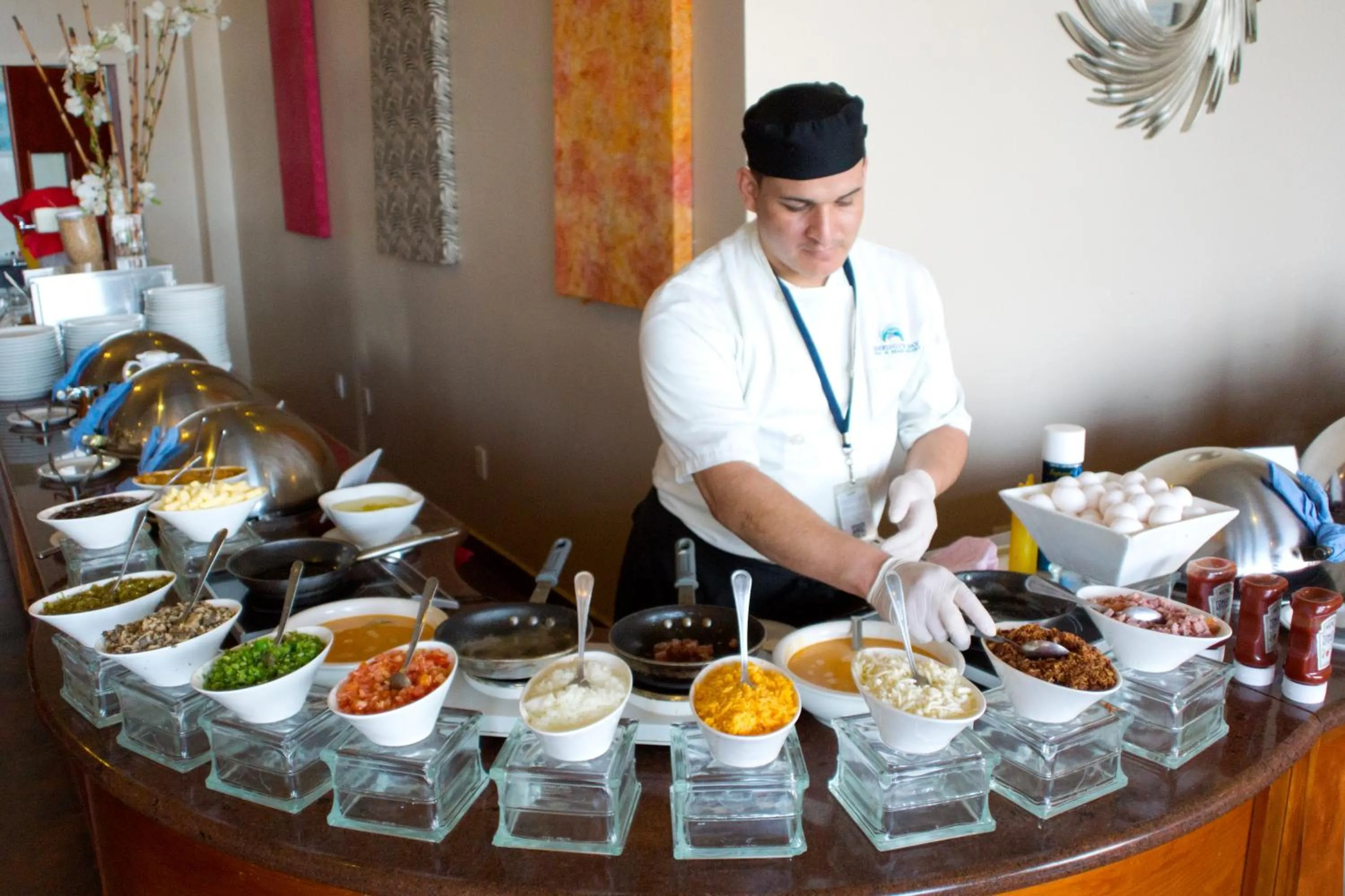 Restaurant/places to eat in Infinity Bay Spa & Beach Resort