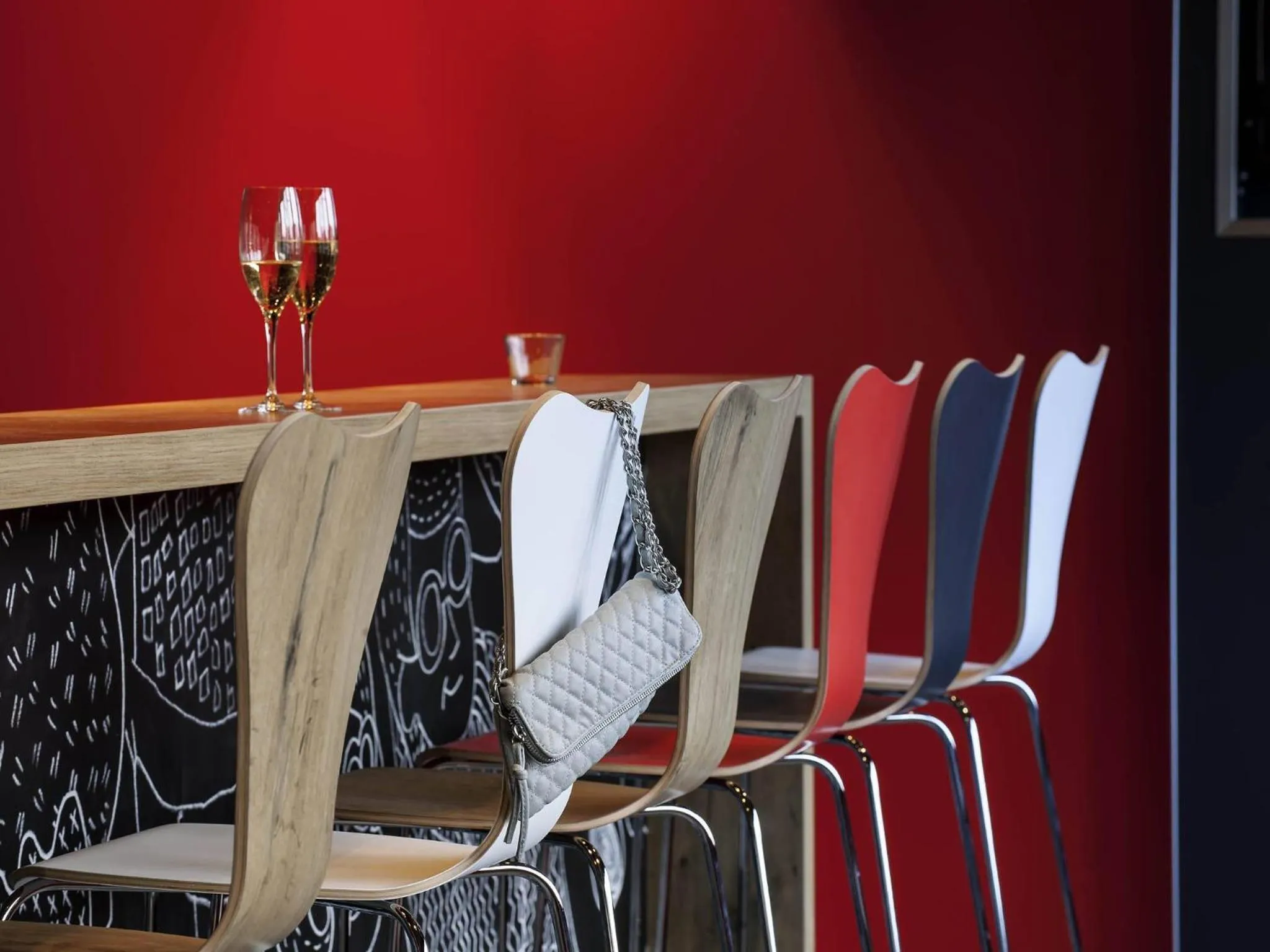 Lounge or bar in ibis Stuttgart Centrum