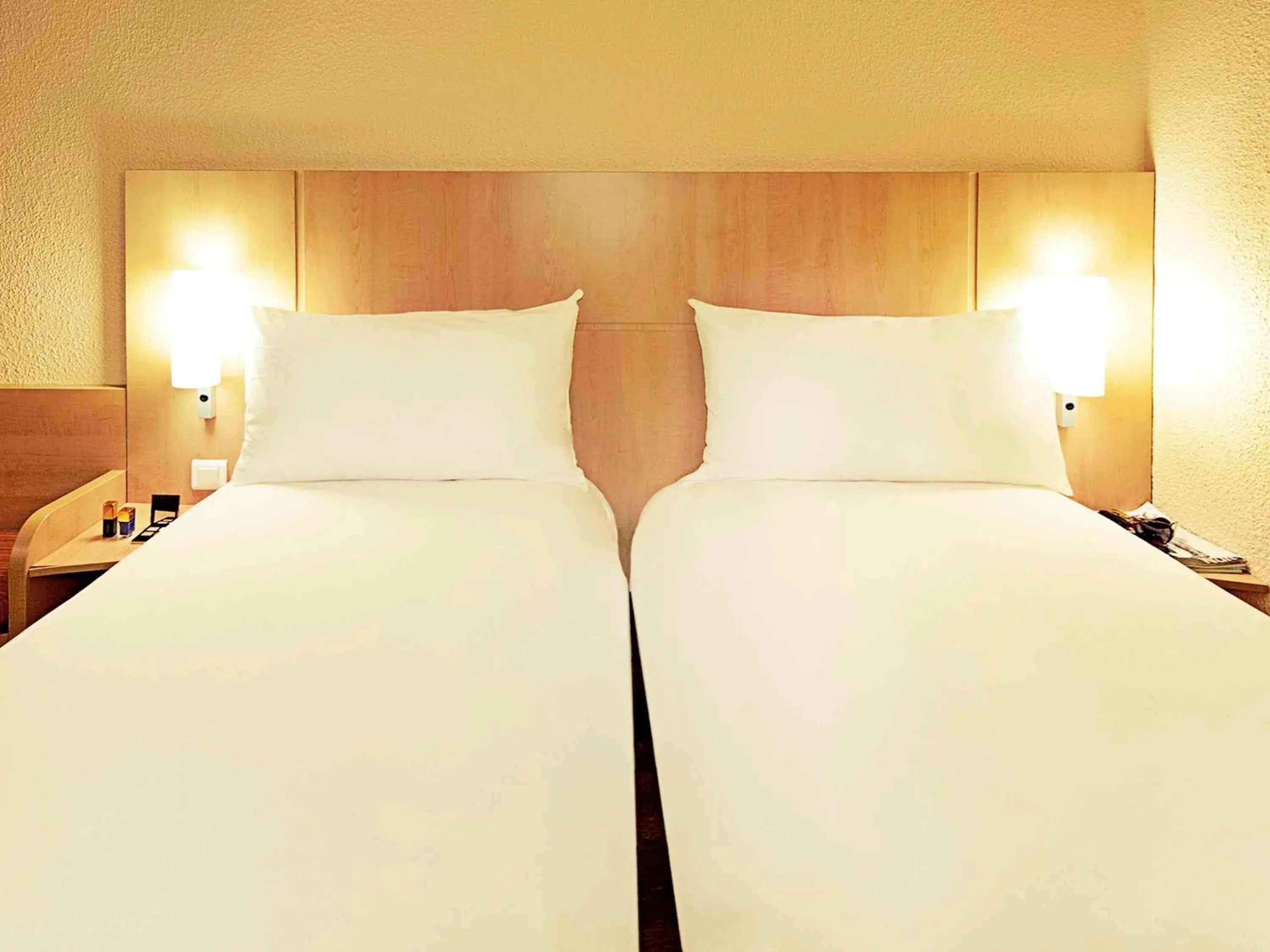 Photo of the whole room, Bed in ibis Stuttgart Centrum Photo of the whole room, Bed in ibis Stuttgart Centrum
