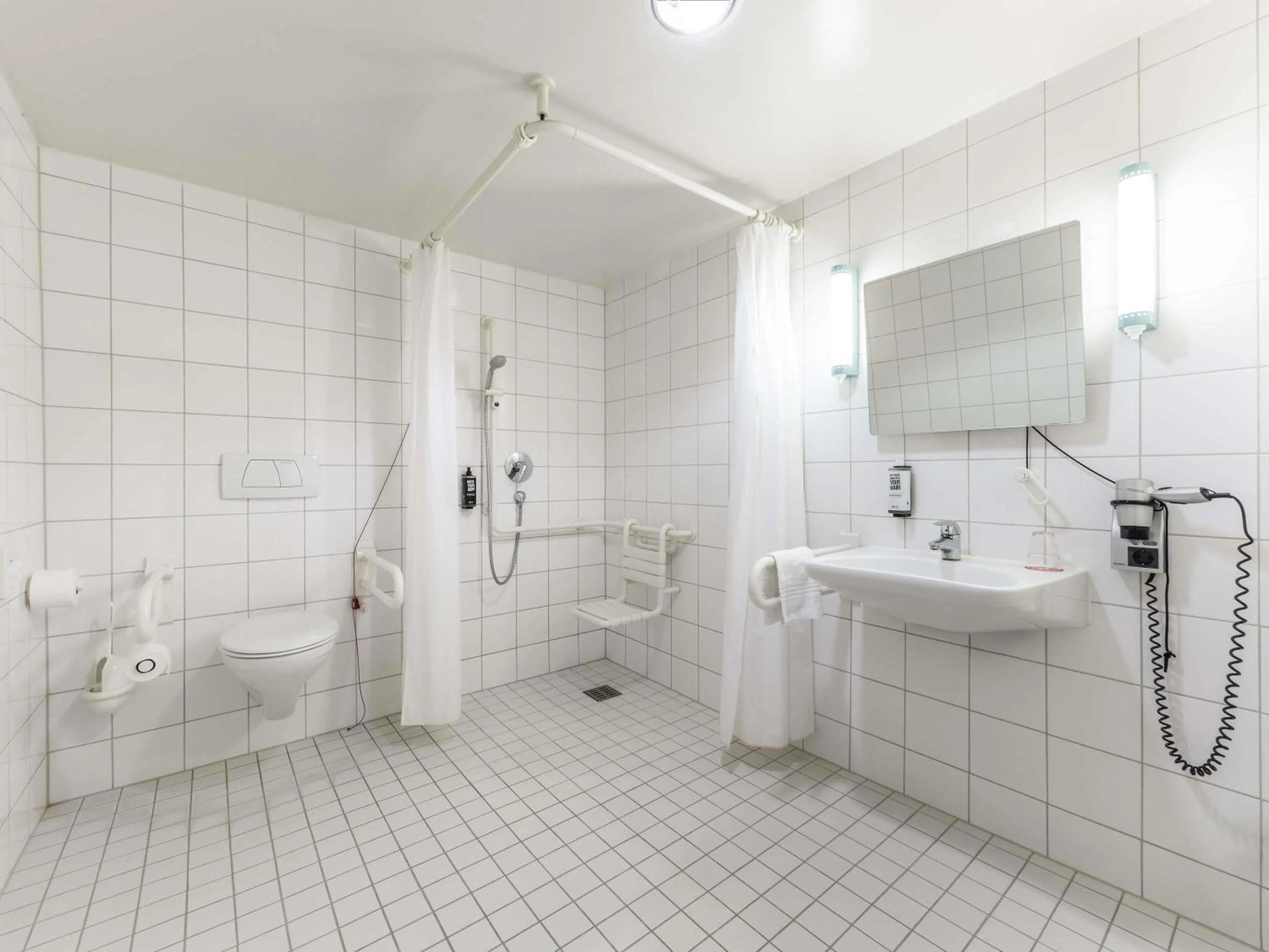 Bedroom in ibis Stuttgart Centrum