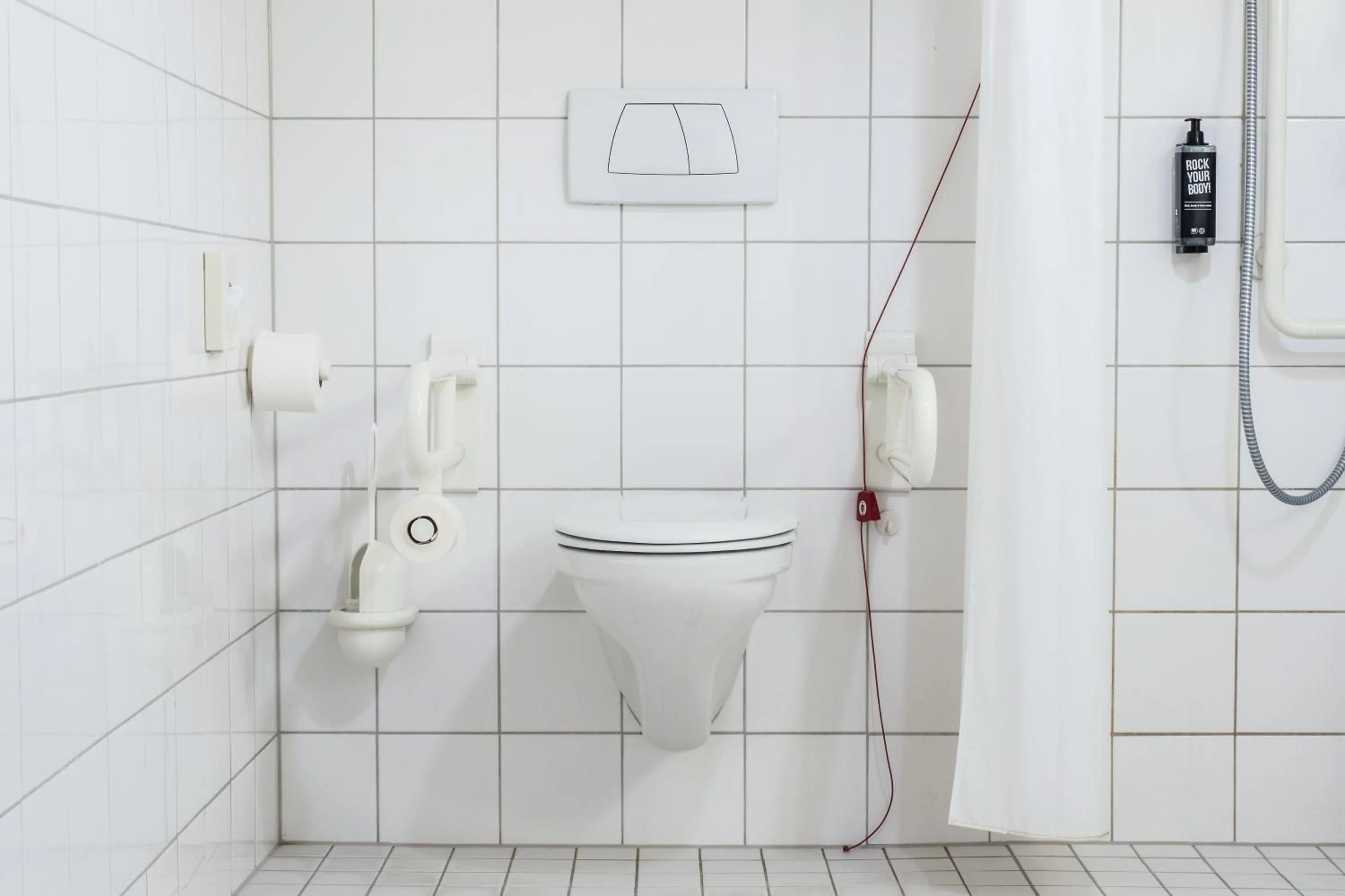 Bathroom in ibis Stuttgart Centrum