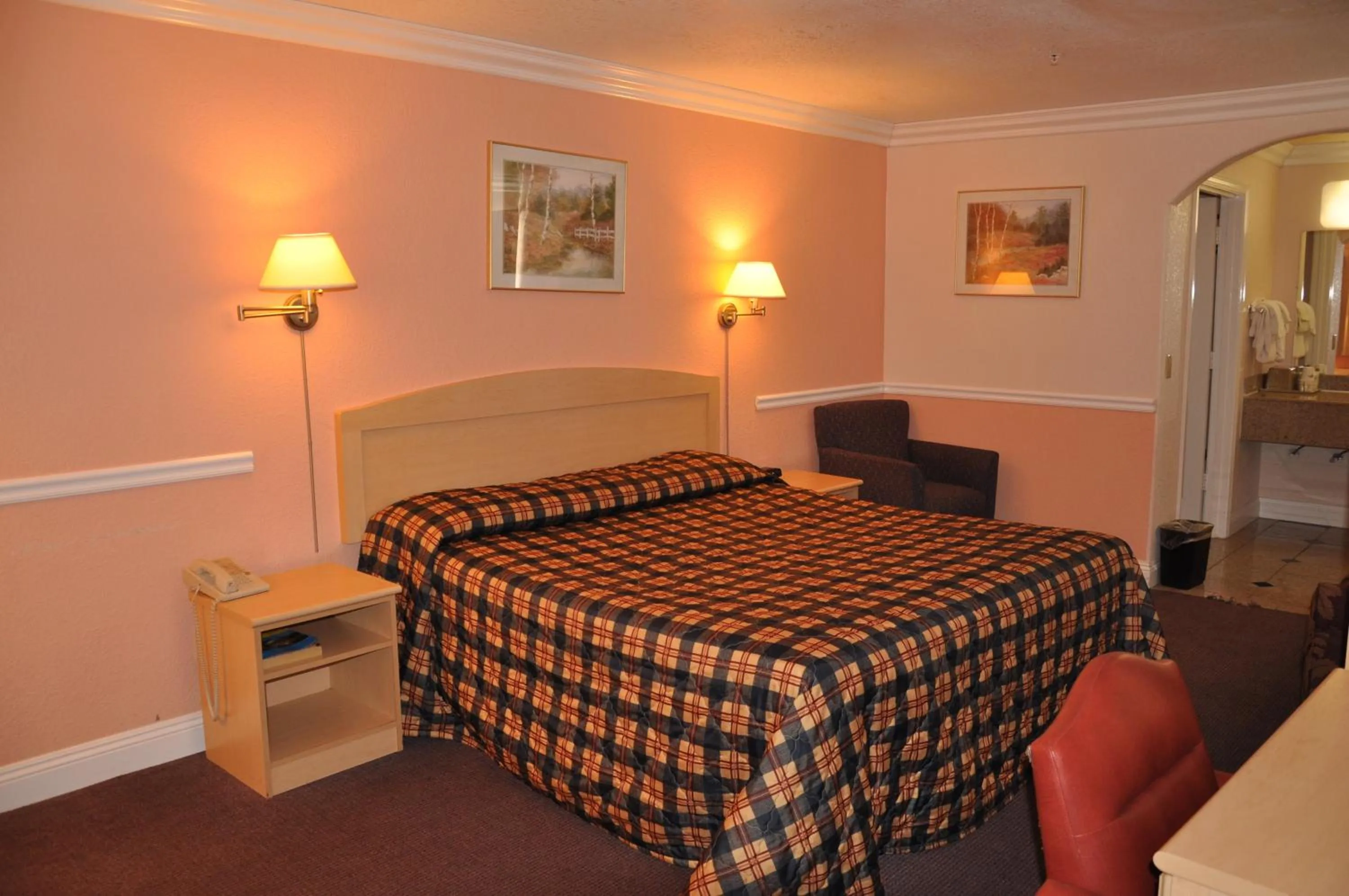 Bed in Super 8 by Wyndham Hayward Downtown