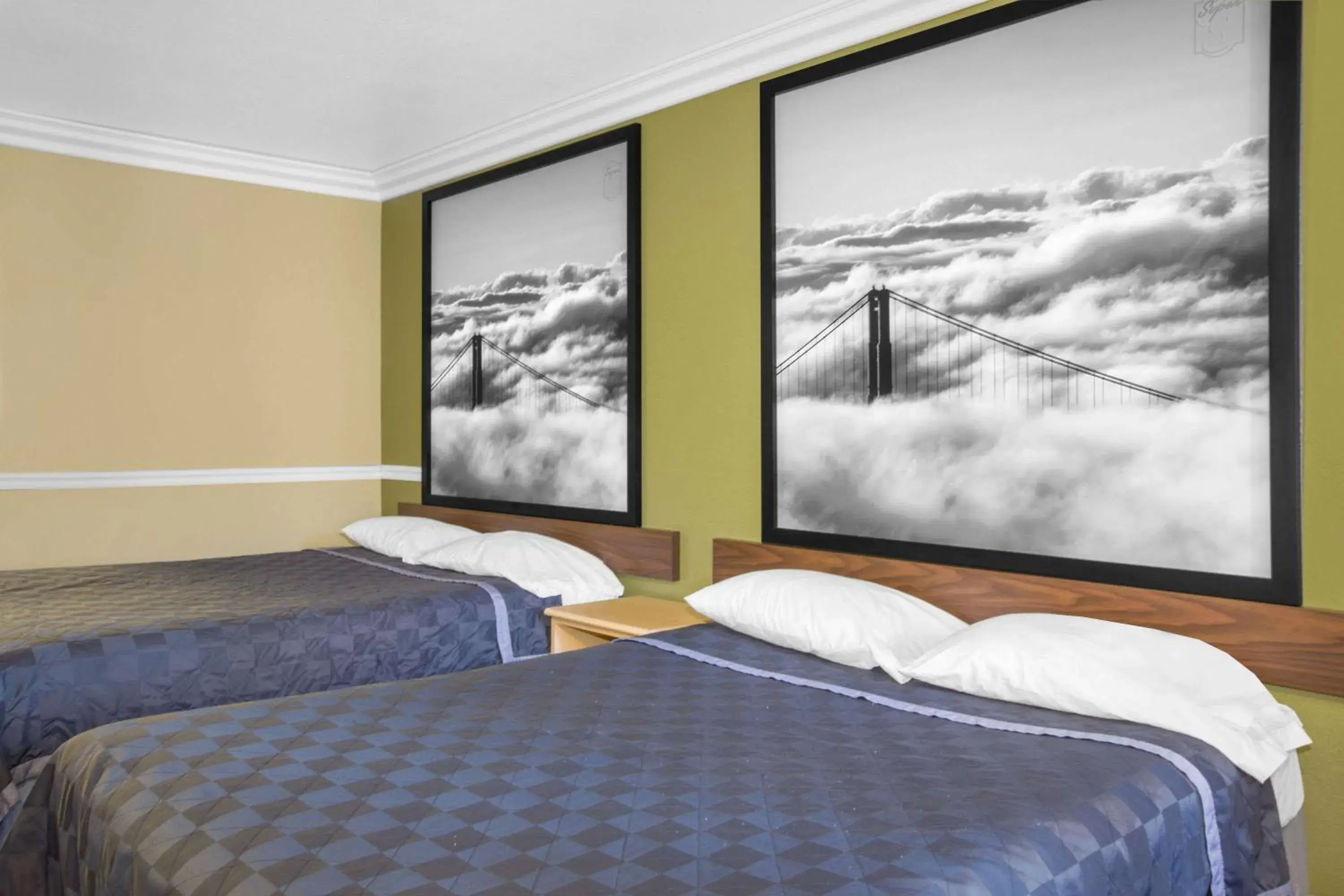 Photo of the whole room, Bed in Super 8 by Wyndham Hayward Downtown Photo of the whole room, Bed in Super 8 by Wyndham Hayward Downtown