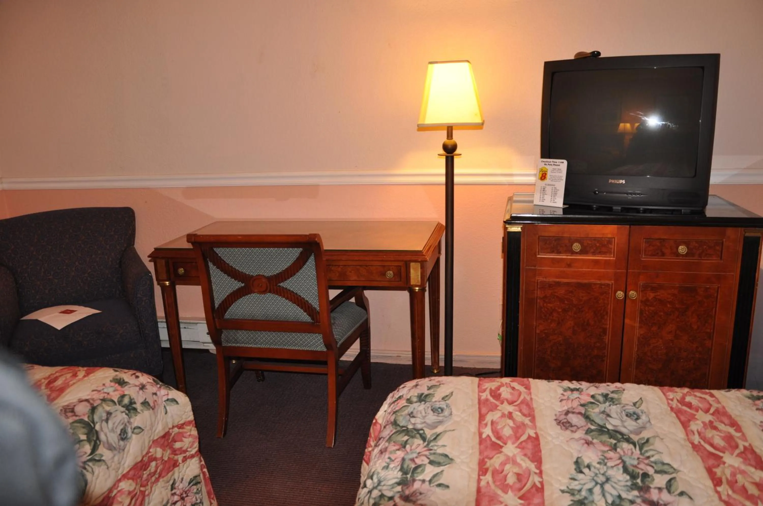 Decorative detail, Bed in Super 8 by Wyndham Hayward Downtown