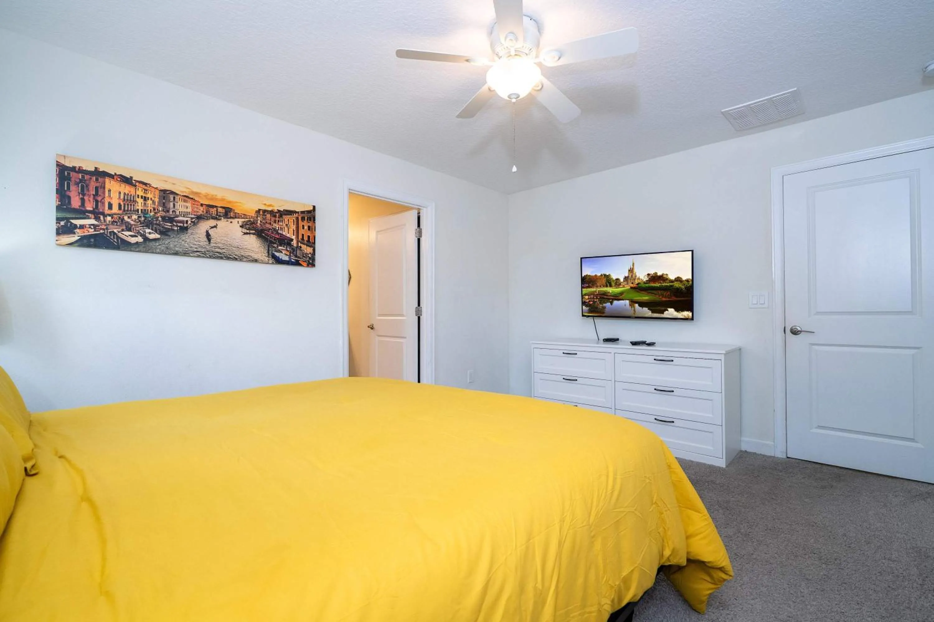 Bed in Stunning 5 Bd Home w/ Pool Close to Disney 4822