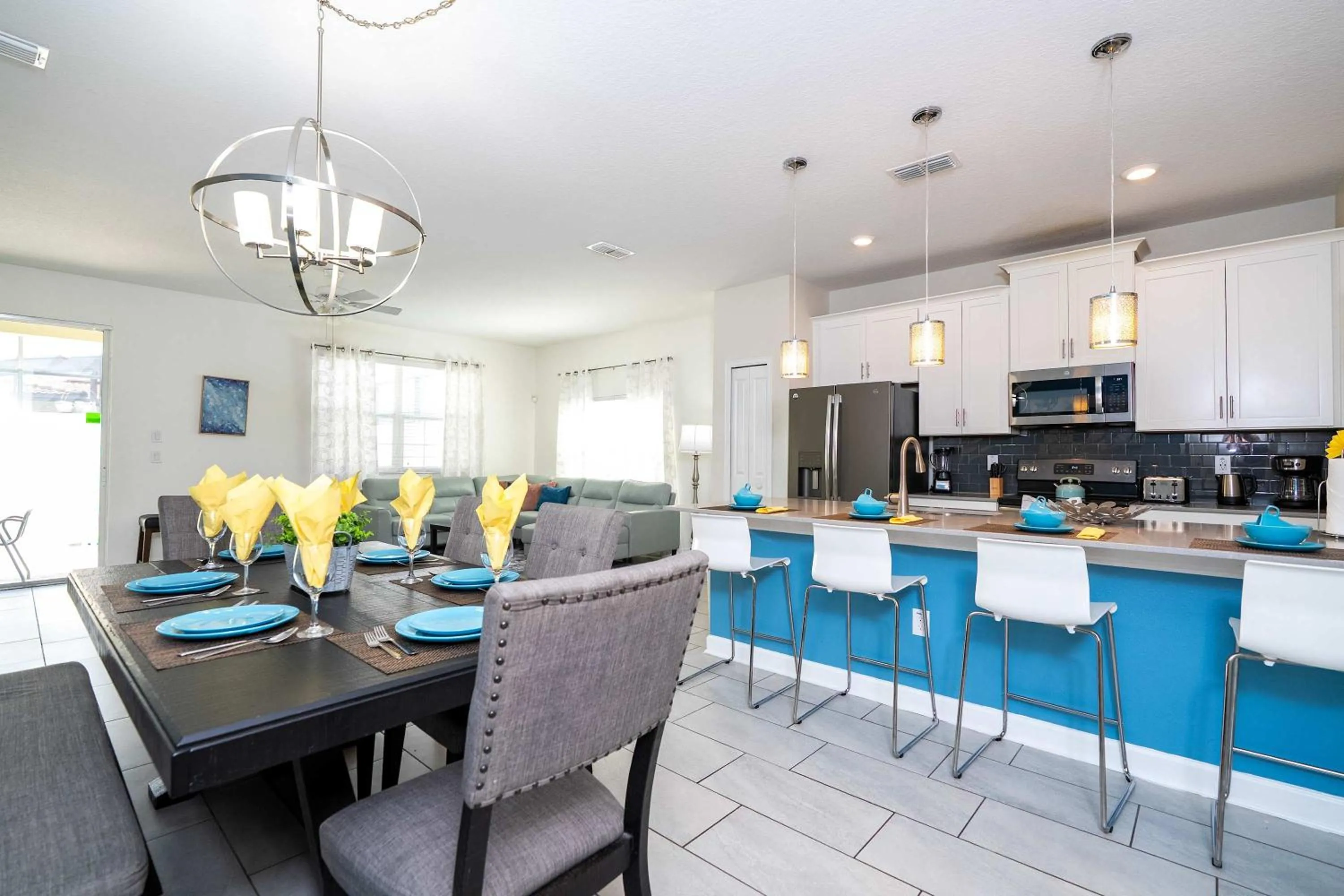 Stunning 5 Bd Home w/ Pool Close to Disney 4822