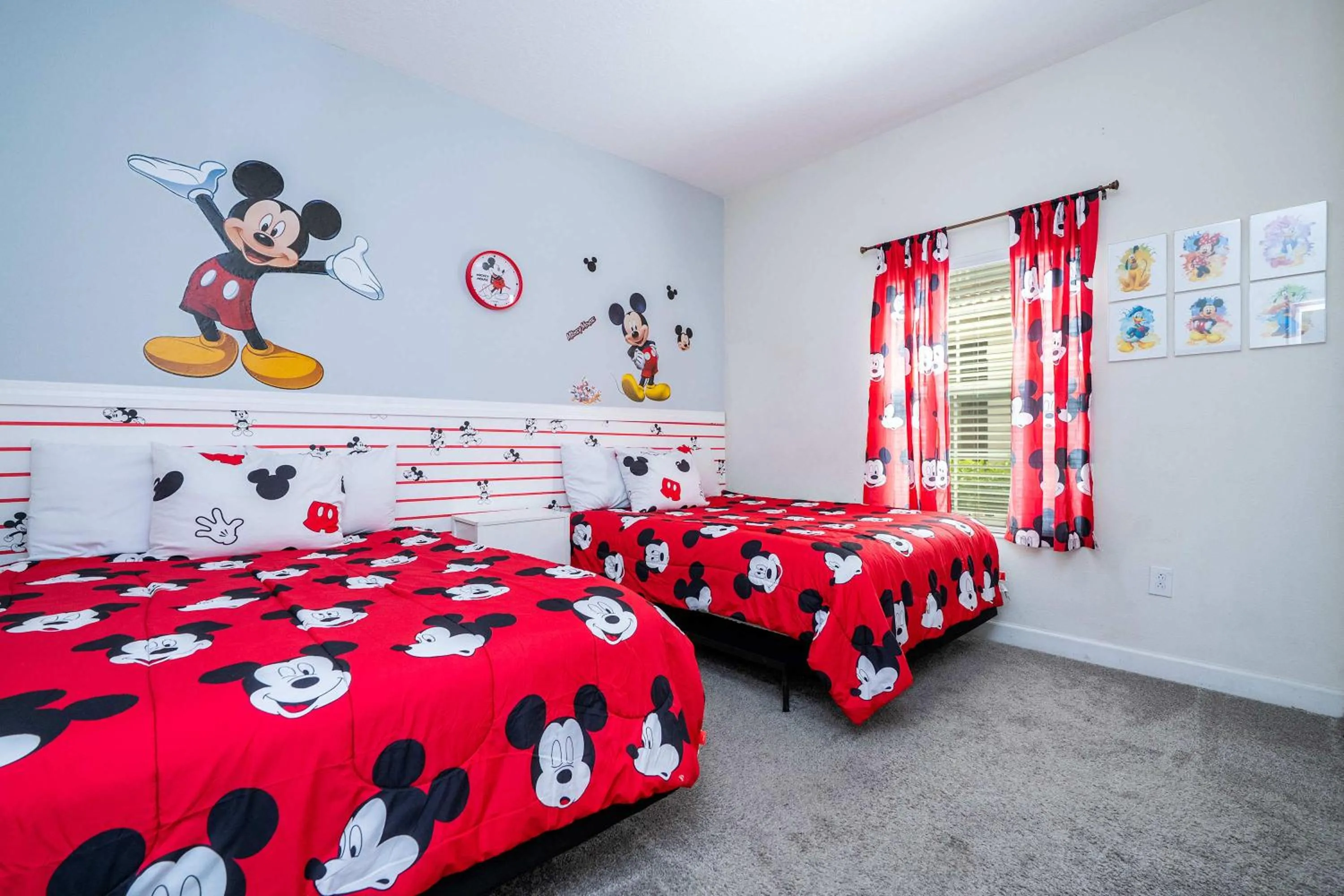 Bed in Stunning 5 Bd Home w/ Pool Close to Disney 4822