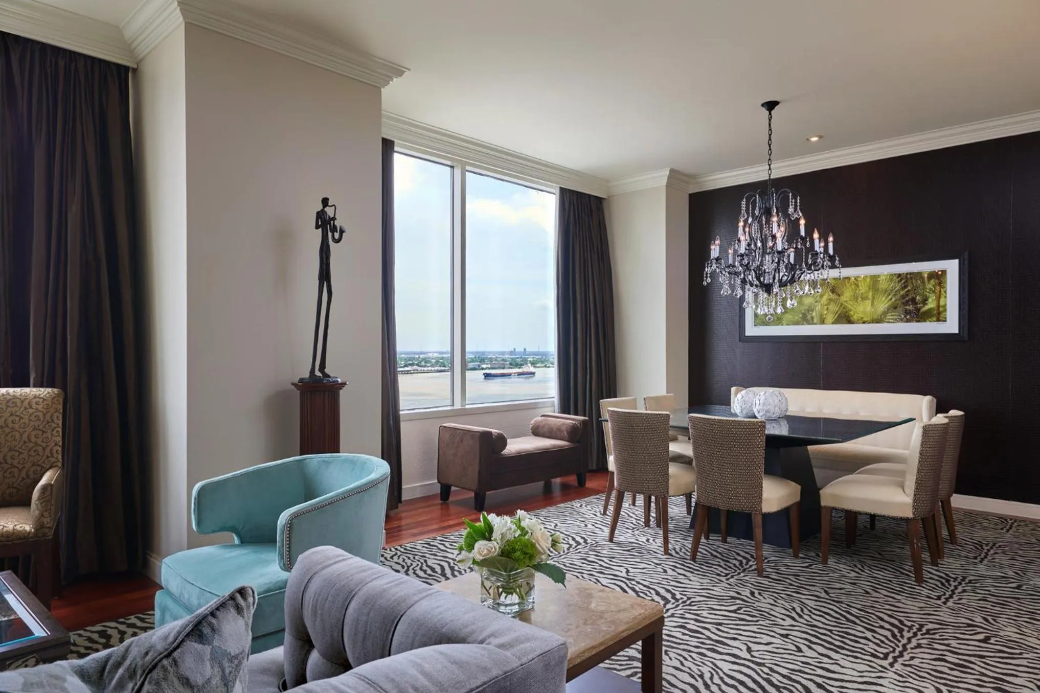 Bedroom in Loews New Orleans Hotel