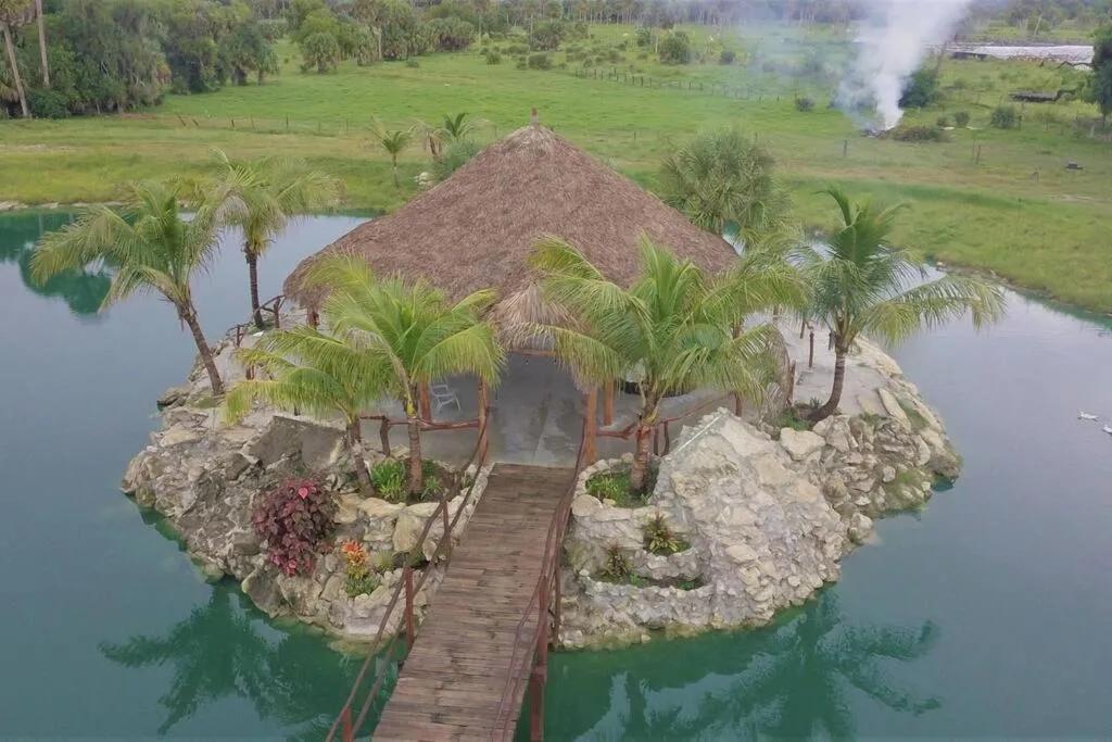 Beautiful Vacation Home Across From Lake Okeechobee