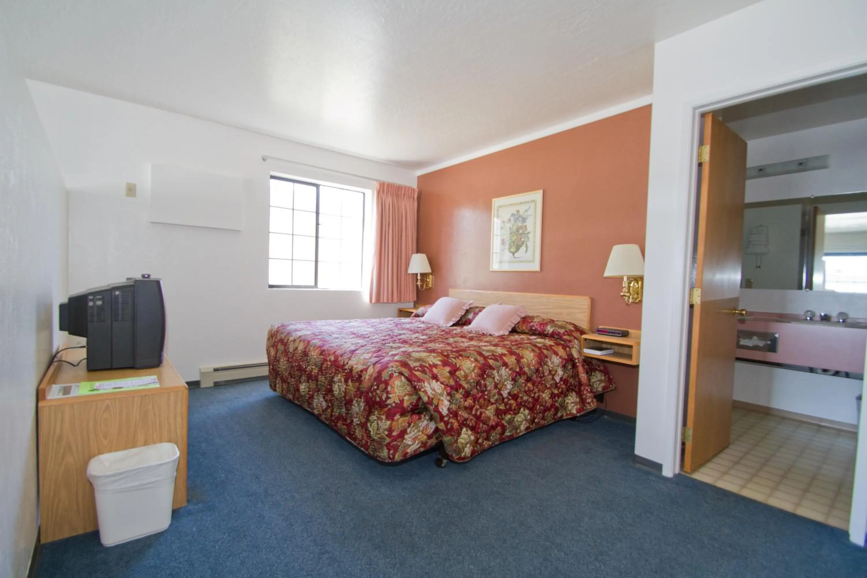 Photo of the whole room in Brooks St. Motor Inn