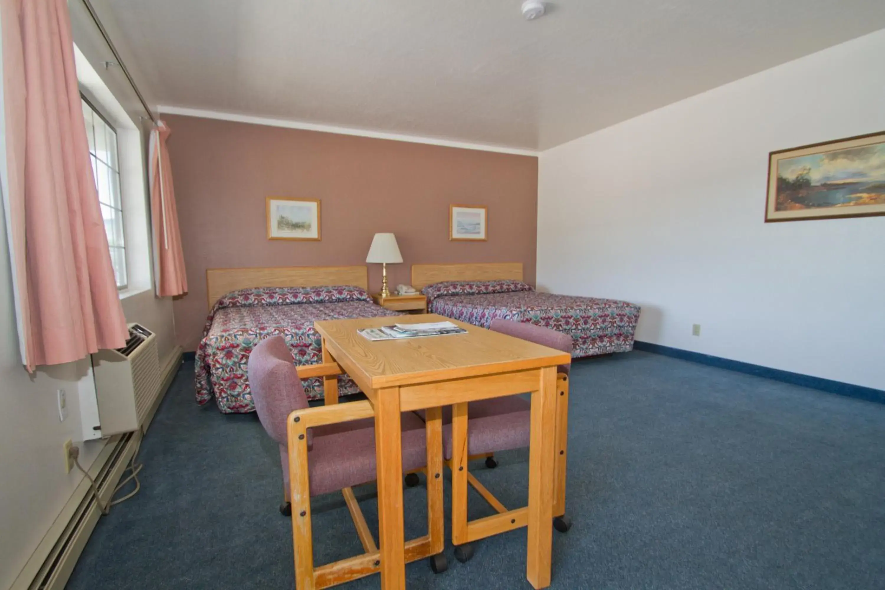 Photo of the whole room in Brooks St. Motor Inn Photo of the whole room in Brooks St. Motor Inn