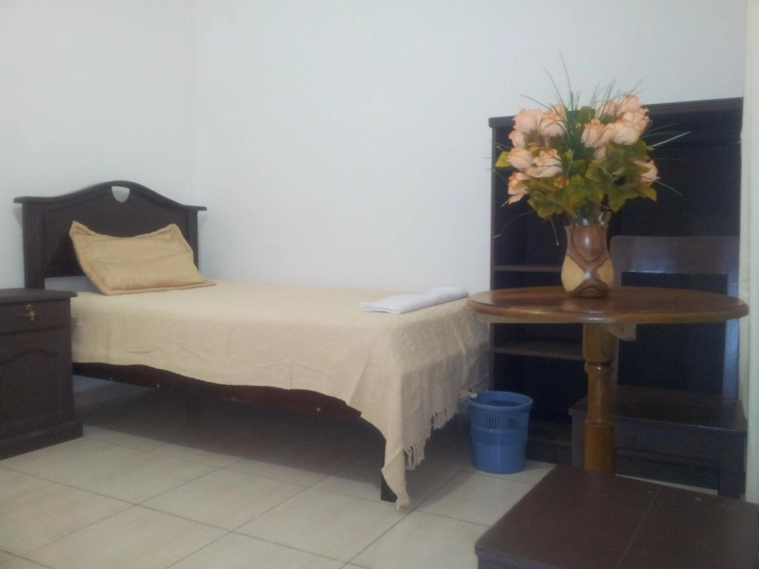 Triple Room with Private Bathroom in Residencial IKANDIRE ll