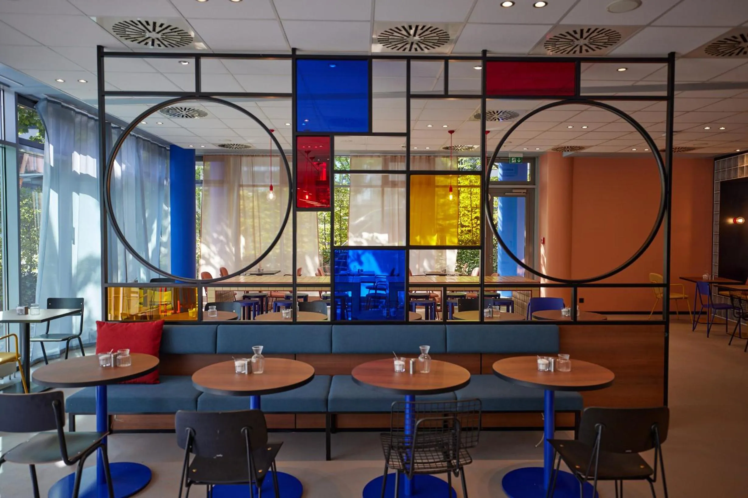 Restaurant/places to eat in McDreams Hotel Stuttgart-City