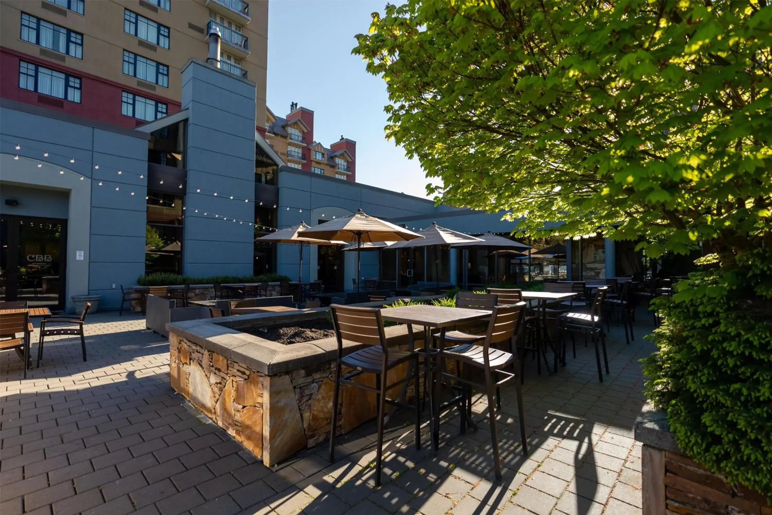 Lounge or bar in Hilton Whistler Resort & Spa Lounge or bar in Hilton Whistler Resort & Spa