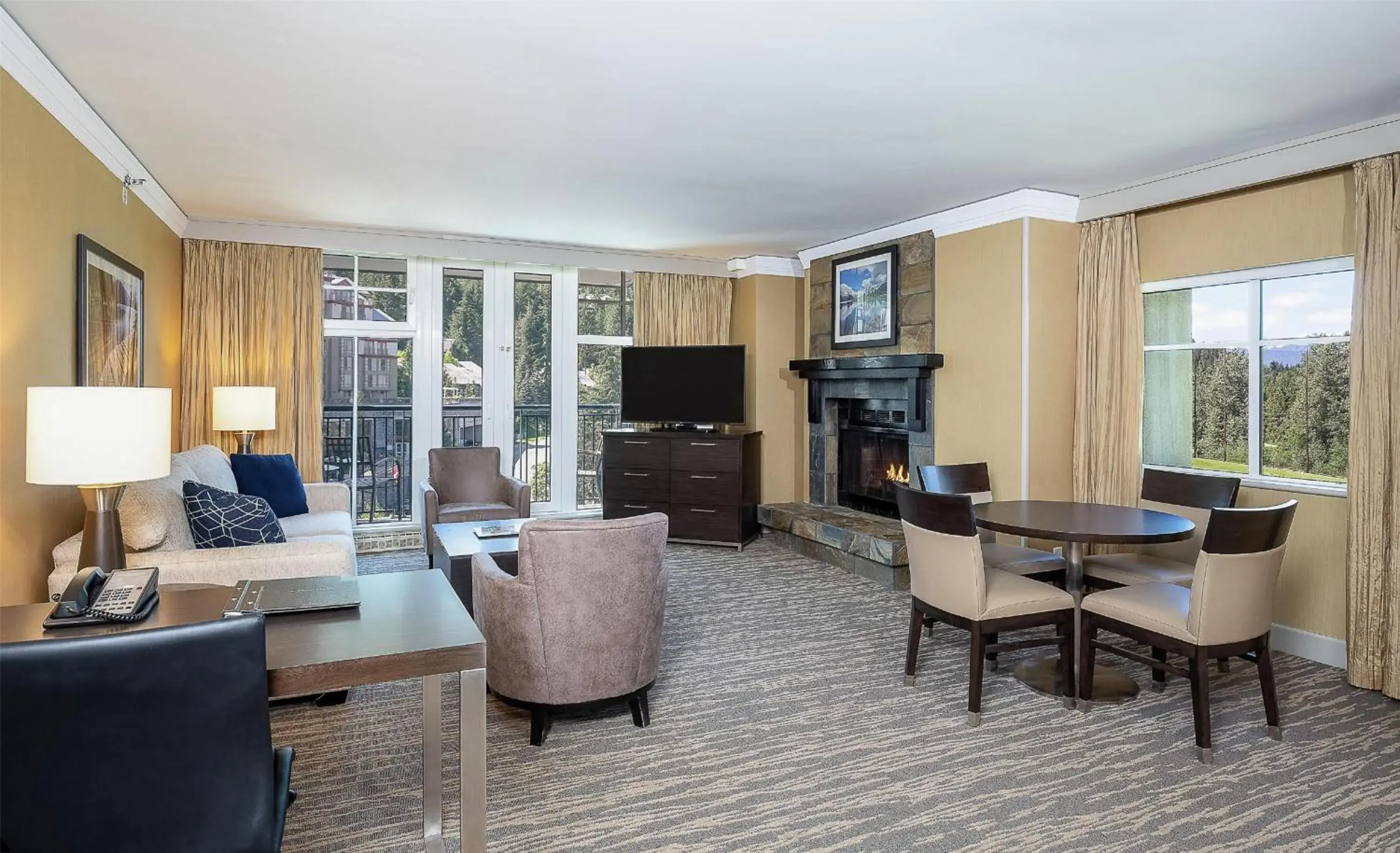 Two-Bedroom Suite in Hilton Whistler Resort & Spa Two-Bedroom Suite in Hilton Whistler Resort & Spa