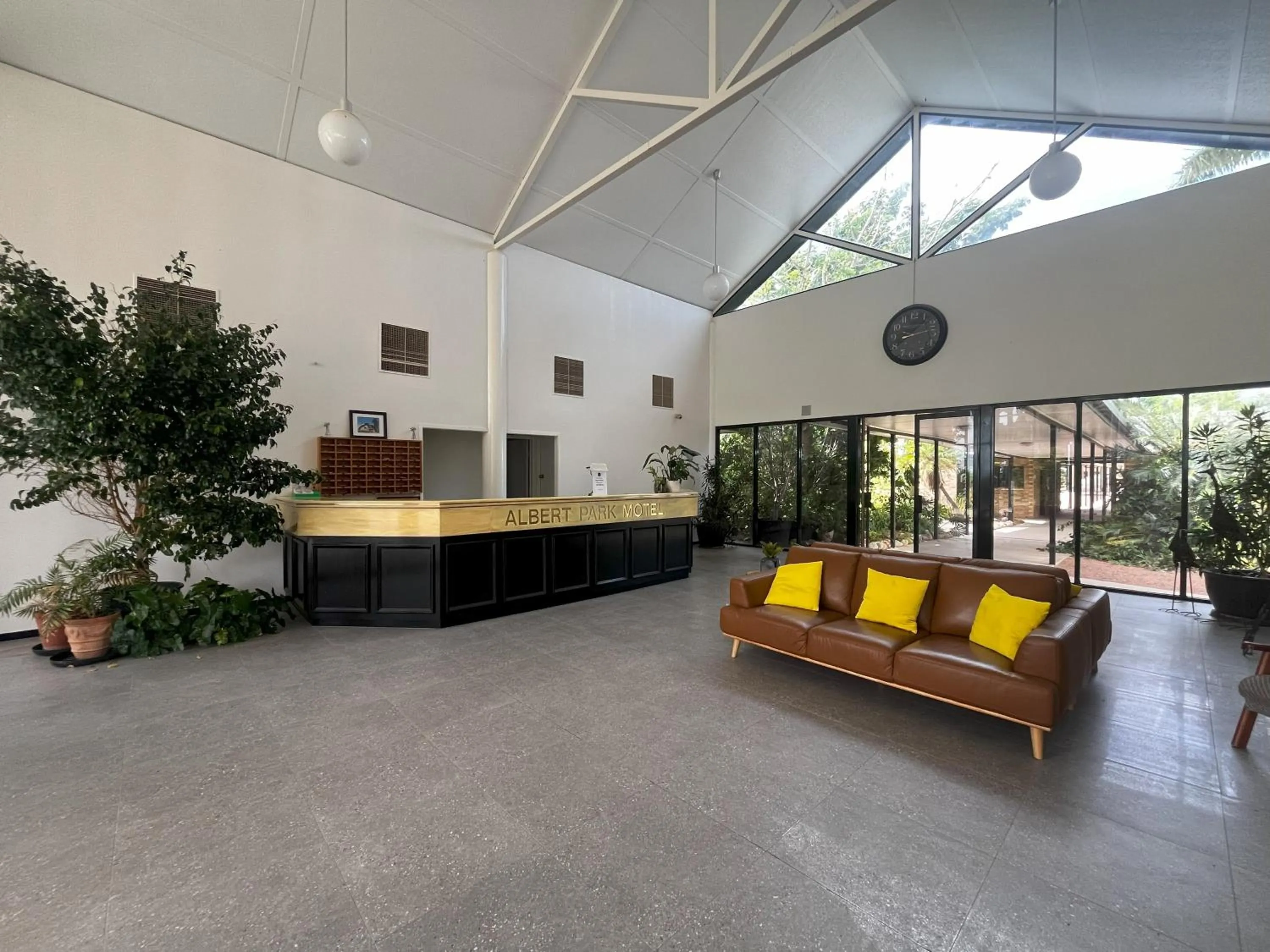 Lobby or reception in Albert Park Motor Inn
