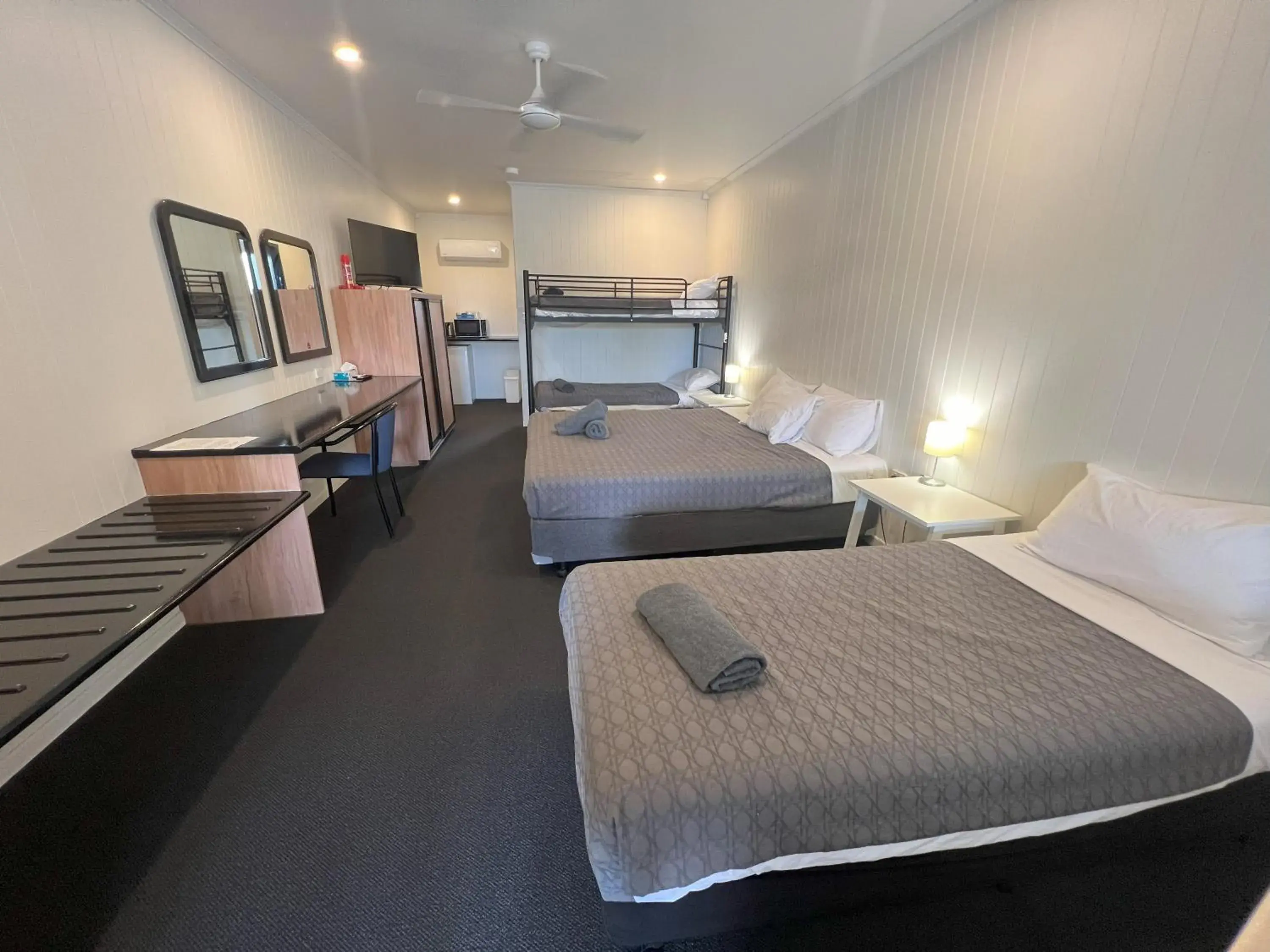 Deluxe Family Room in Albert Park Motor Inn Deluxe Family Room in Albert Park Motor Inn