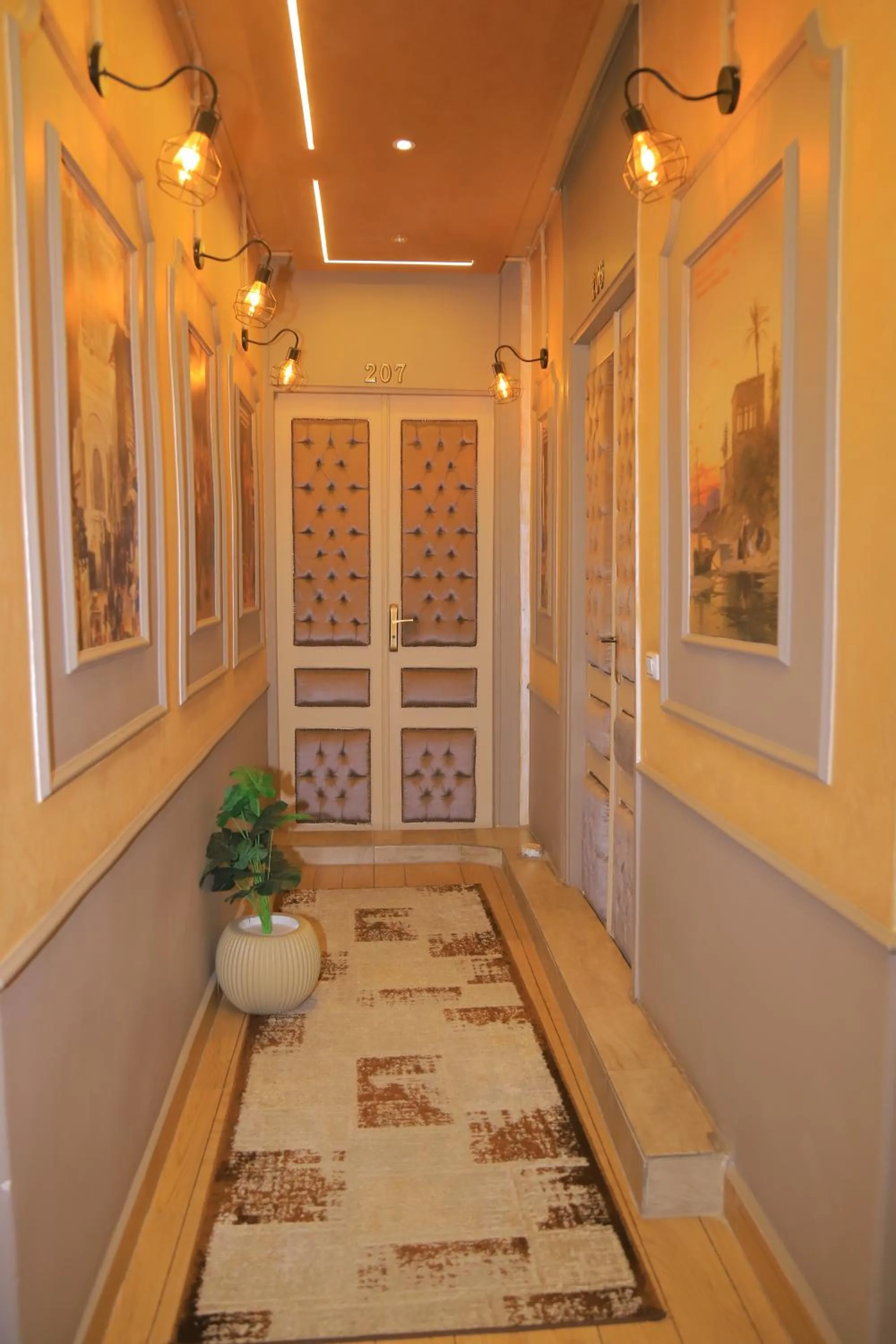 Area and facilities in Holy Sheet Hostel