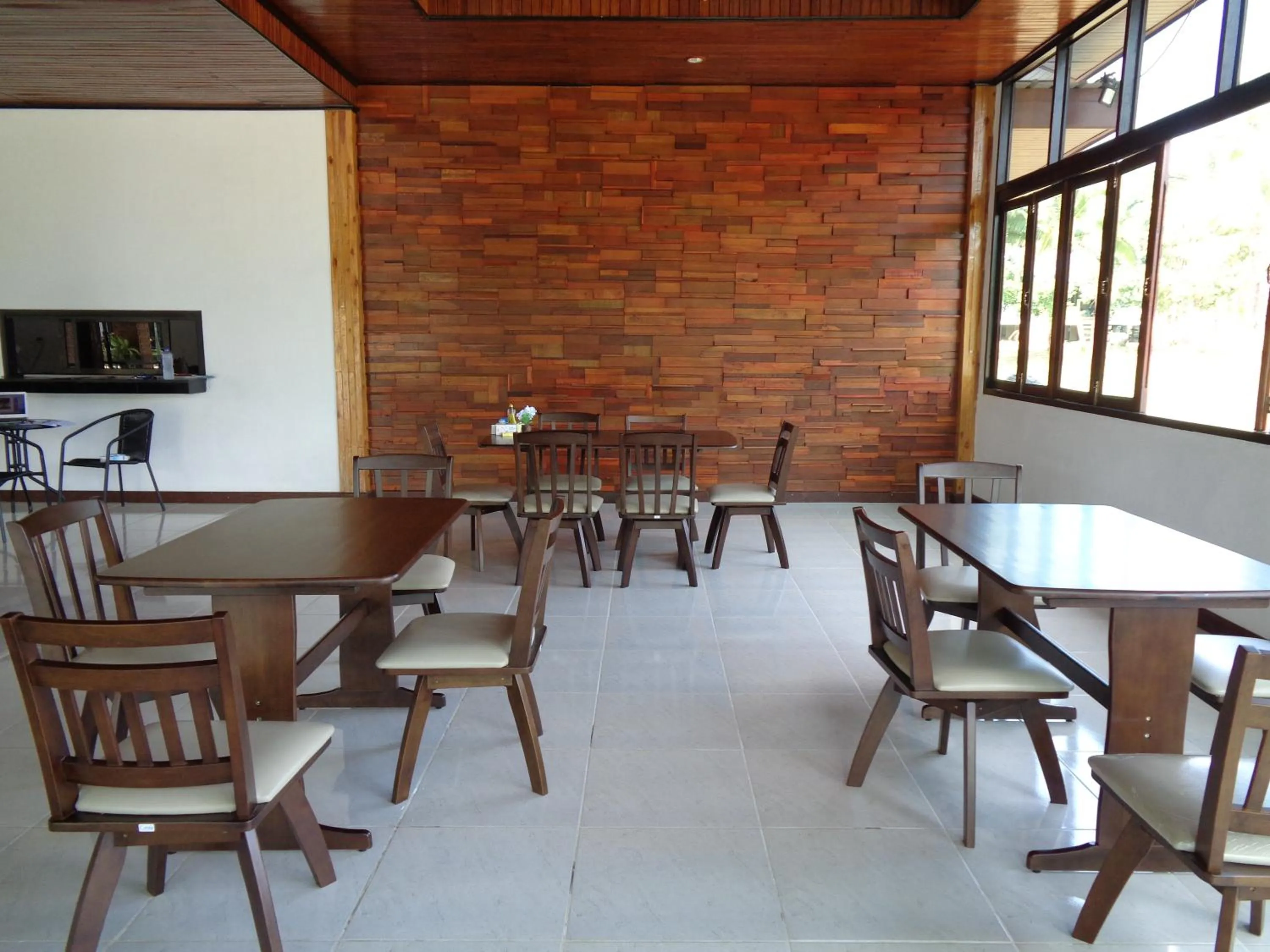 Restaurant/places to eat in PARADIS VERT