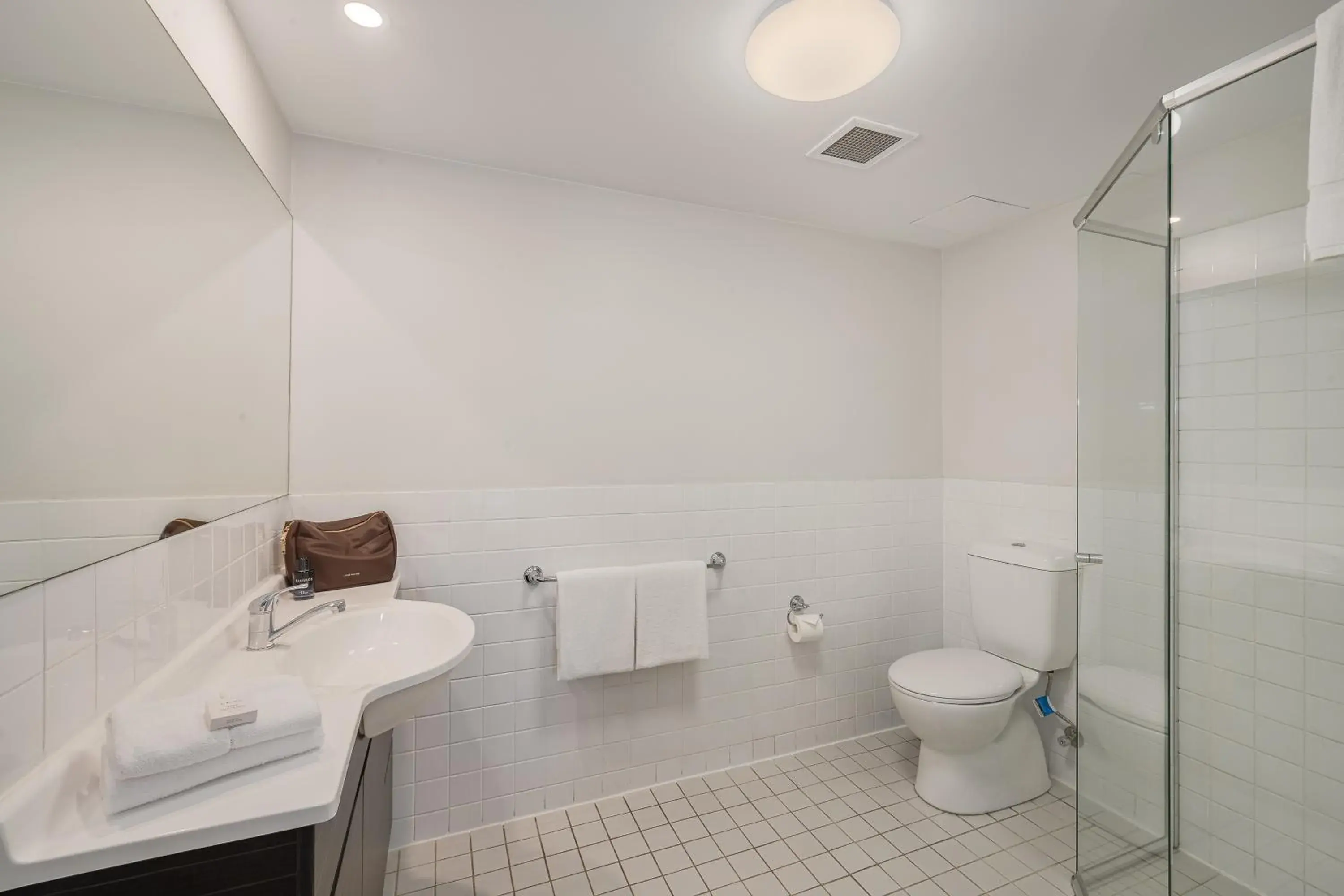 Three-Bedroom Apartment in Quest Newcastle Three-Bedroom Apartment in Quest Newcastle